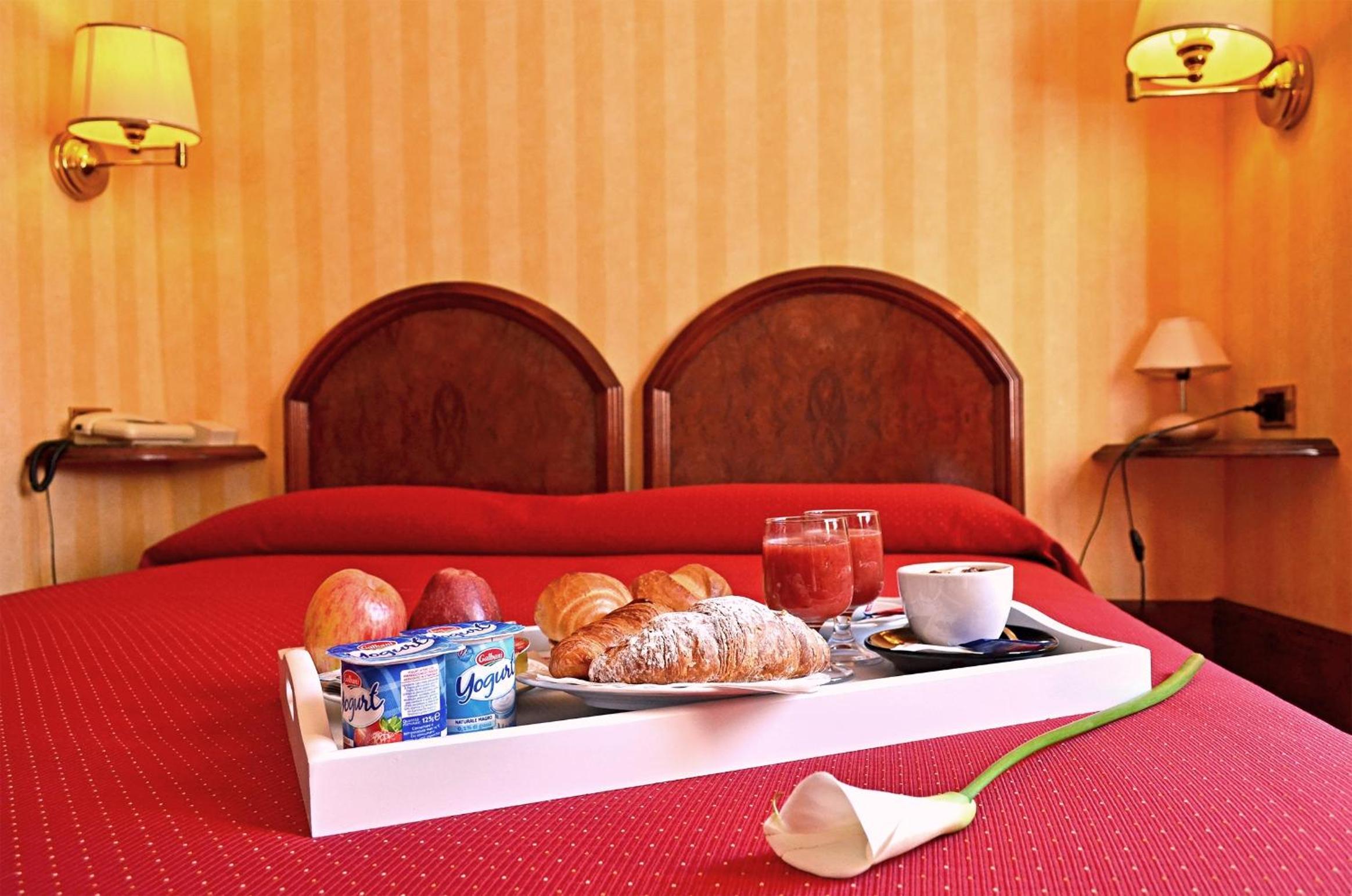 Standard Double Room - Photo 5