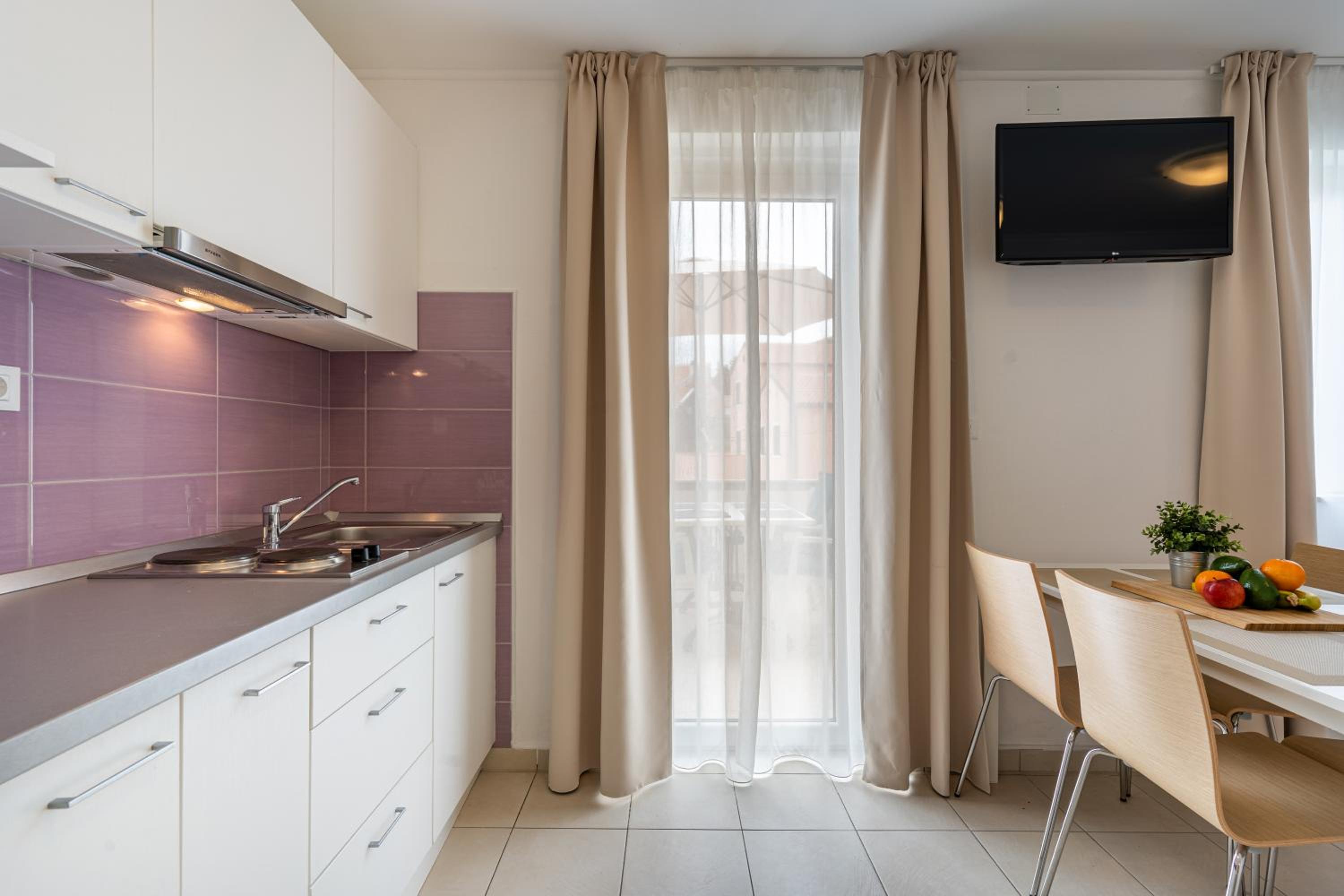 Studio With Balcony Or Terrace photo 3