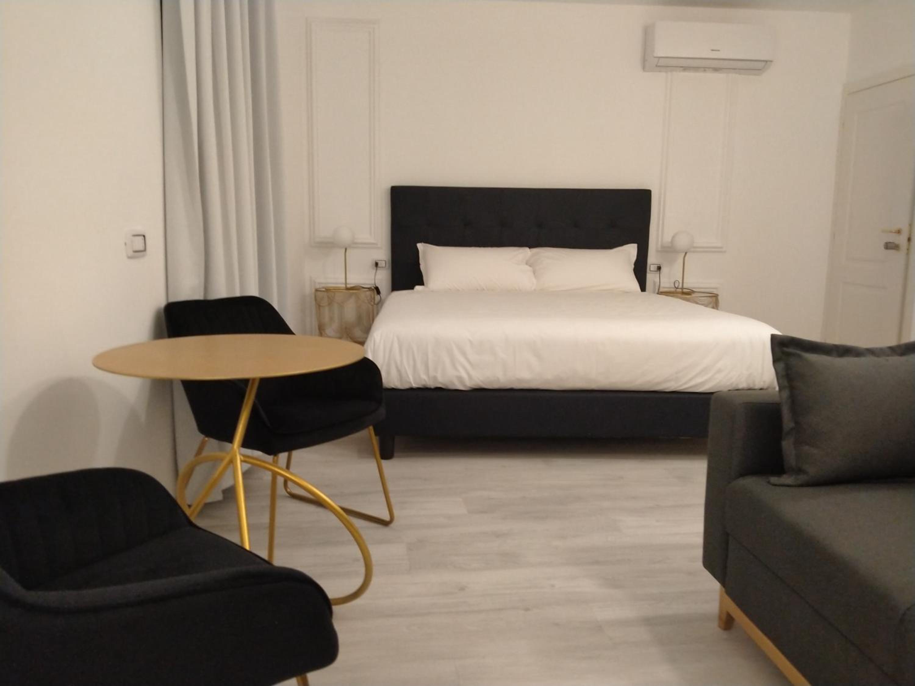 Superior King Room photo 1