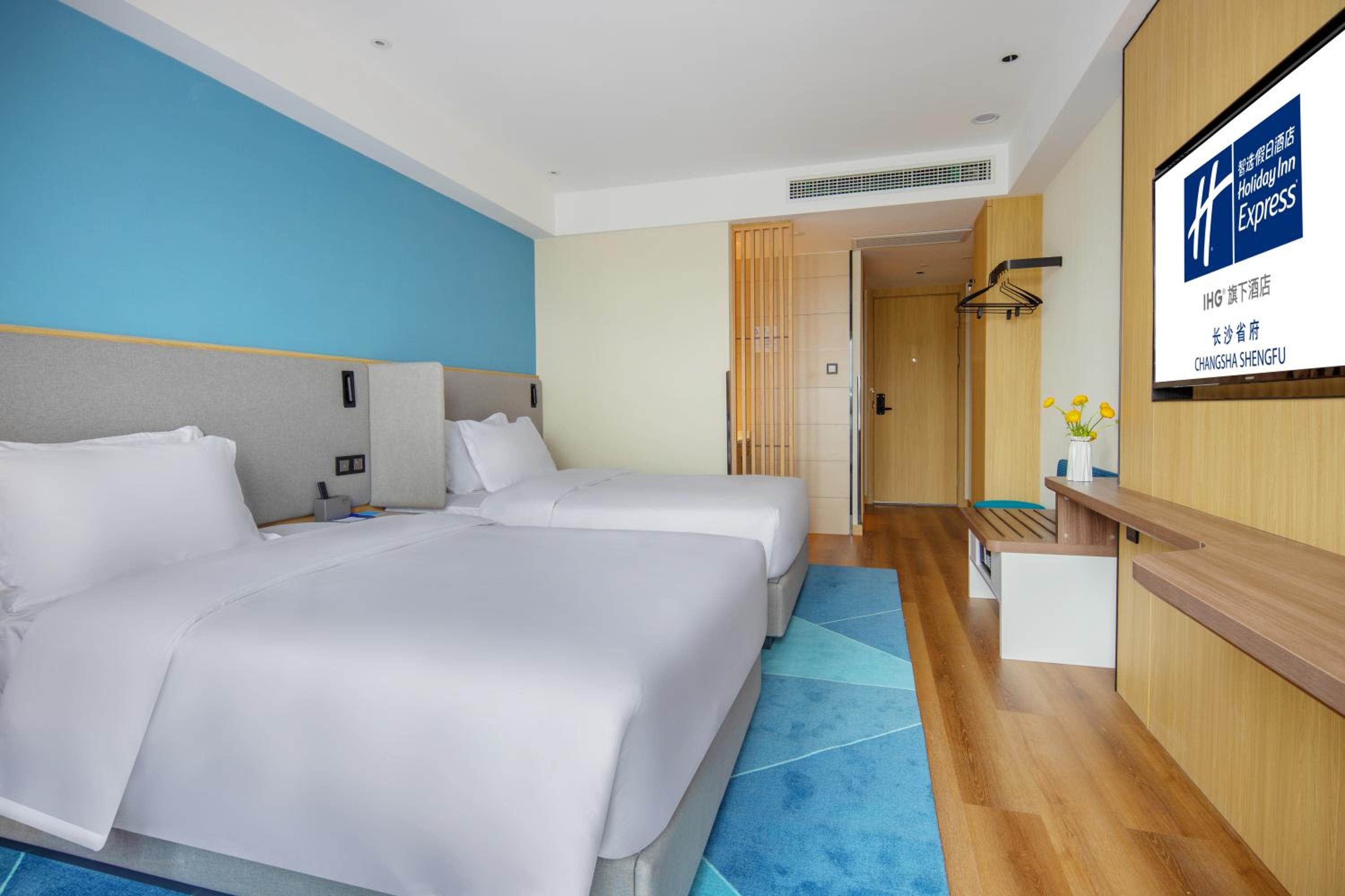 Standard Twin Room - Photo 1
