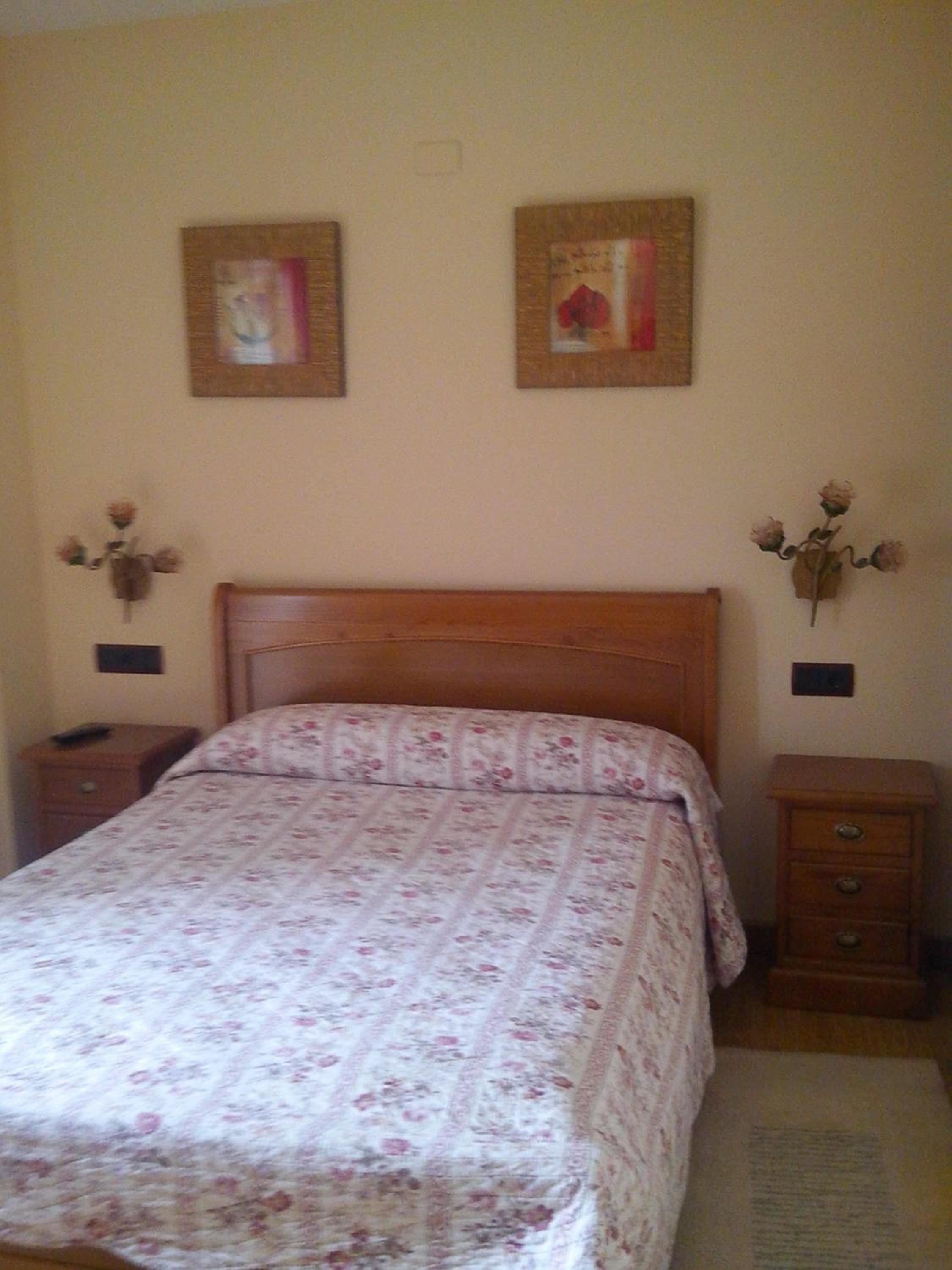 Double Room - Photo 9