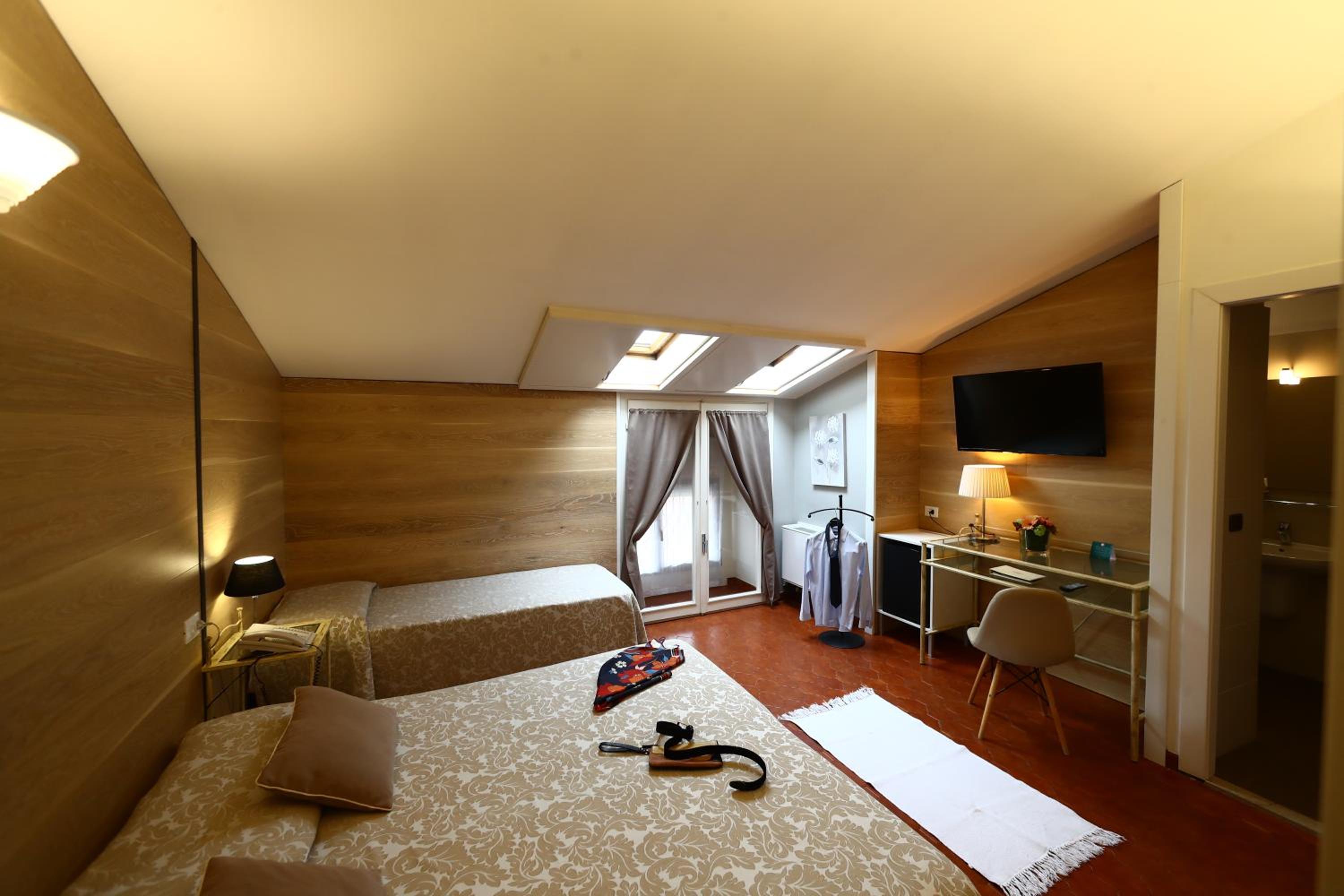 Triple Room - Photo 5