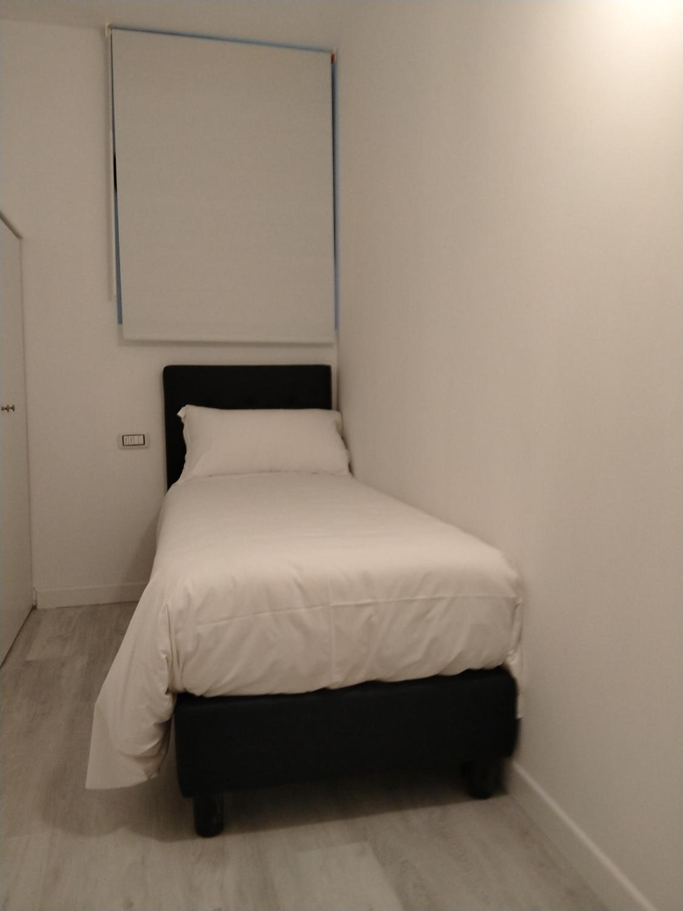 Small Single Room photo 1