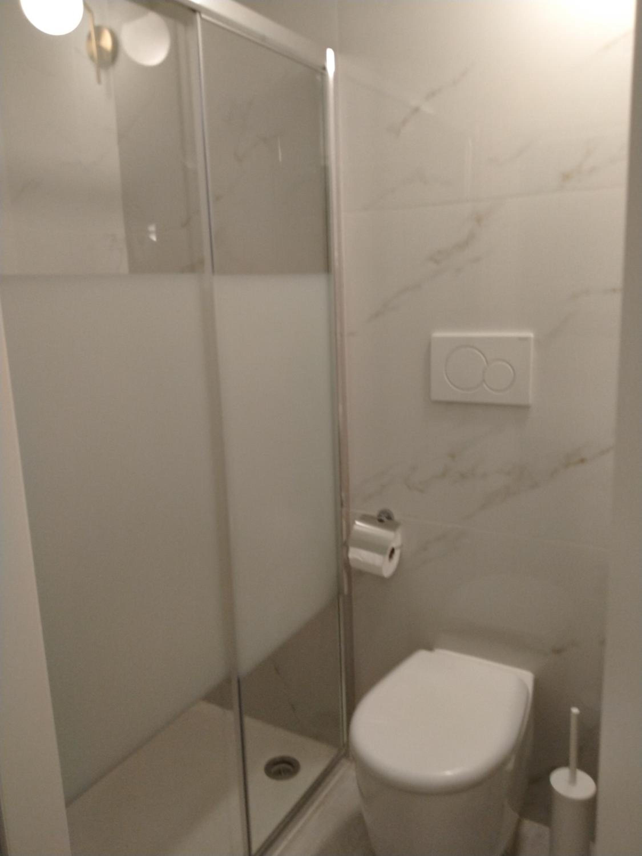 Small Single Room photo 2