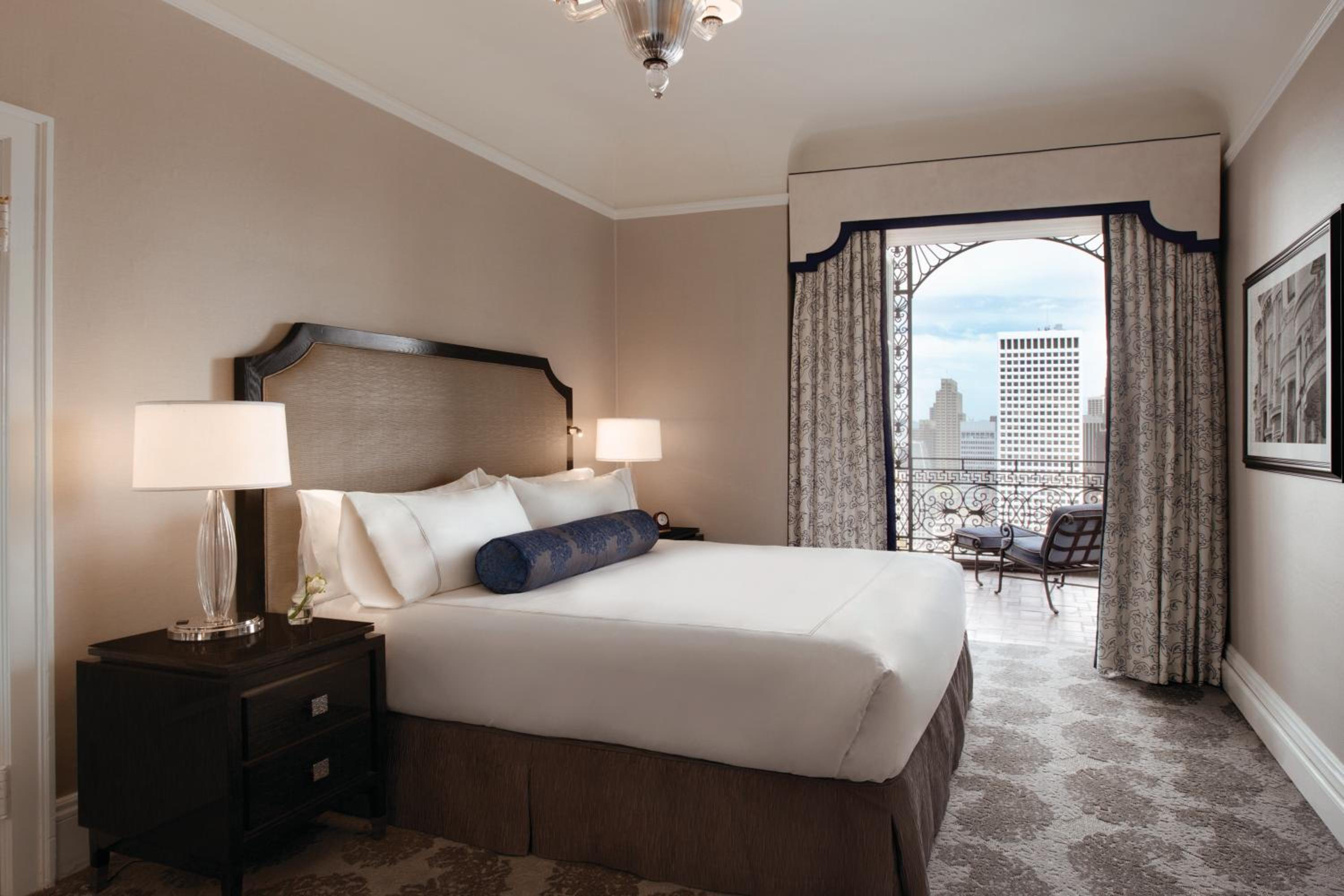 One-Bedroom Queen Suite with Sofa Bed and Balcony - Photo 1
