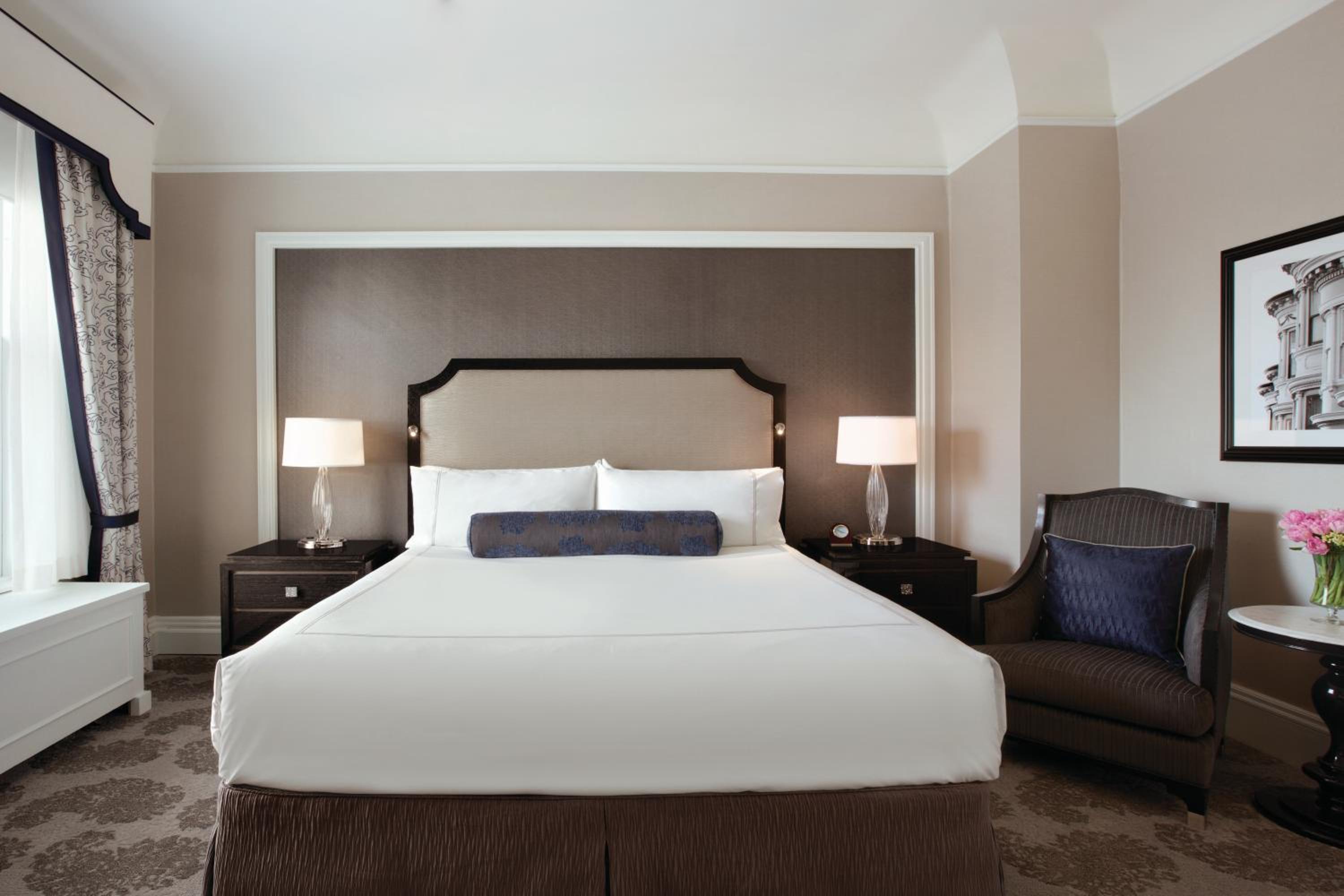 Cambridge Legacy One-Bedroom King Suite