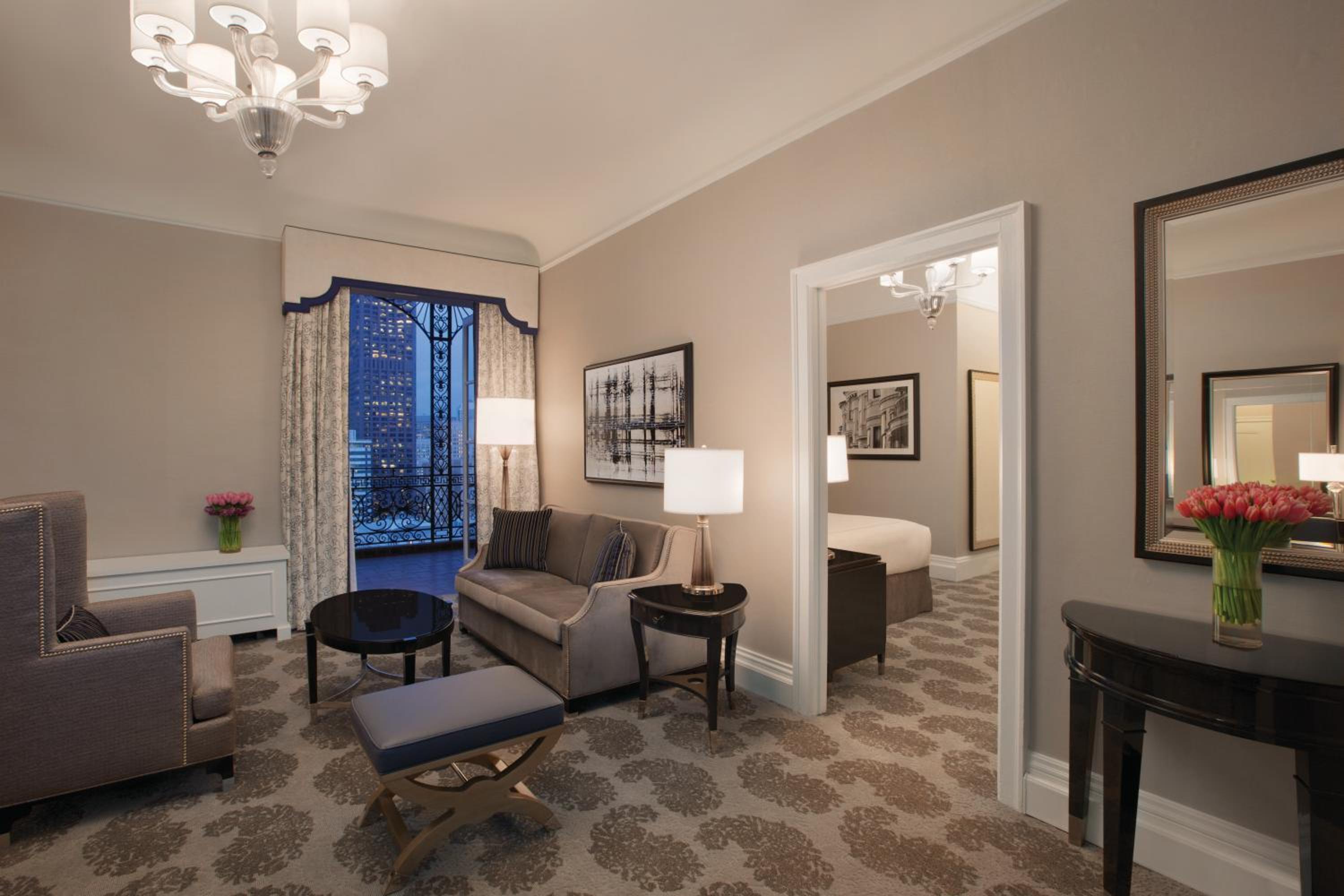 One-Bedroom Queen Suite with Sofa Bed and Balcony - Photo 2
