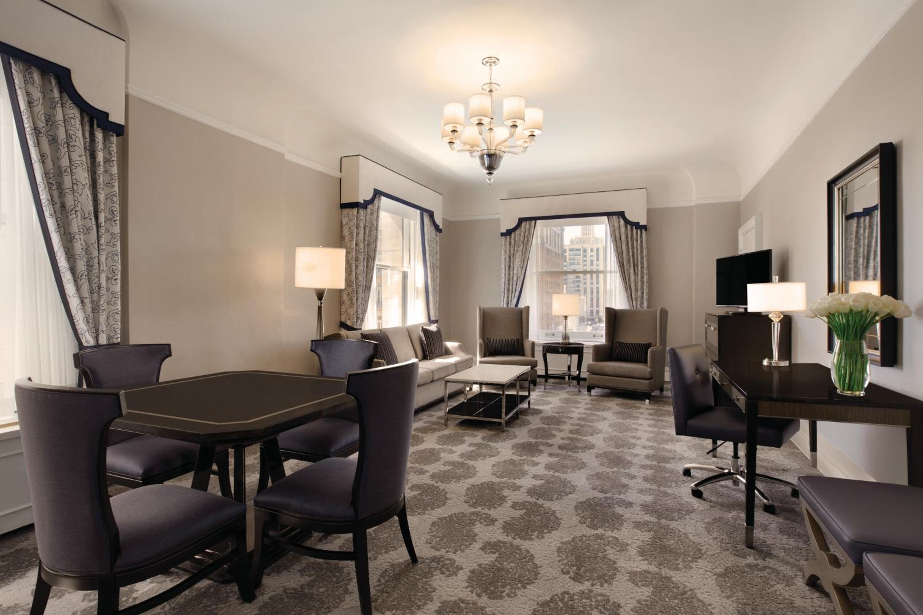 Corner King Suite with Sofa Bed thumbnail 6