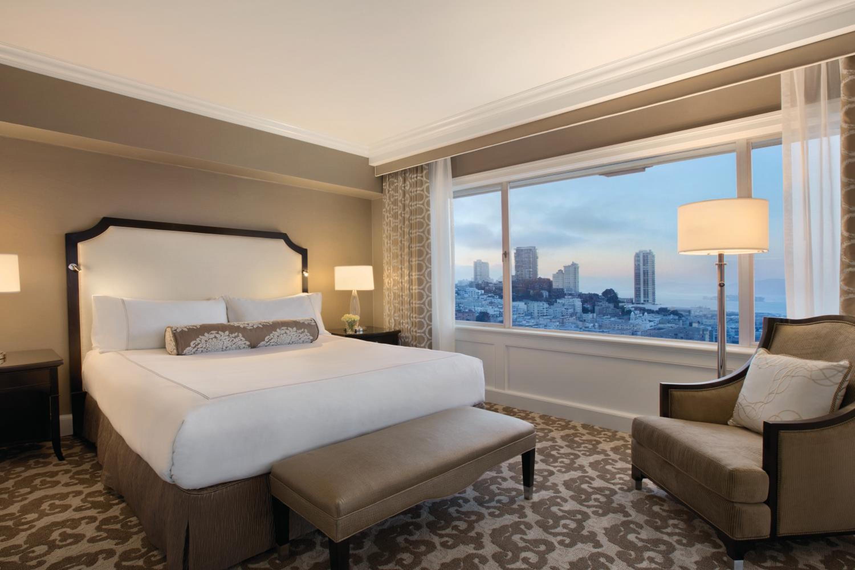 Signature King Room with Bay View - Photo 9