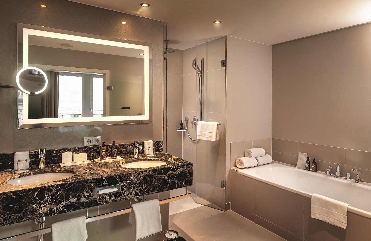 Suite - Photo 3
