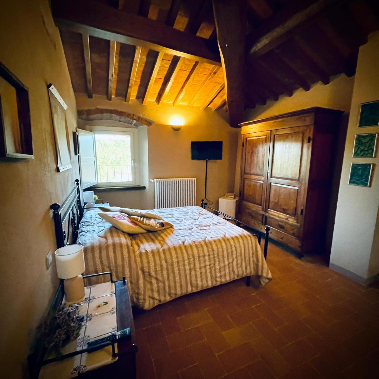 Deluxe King Room photo 1