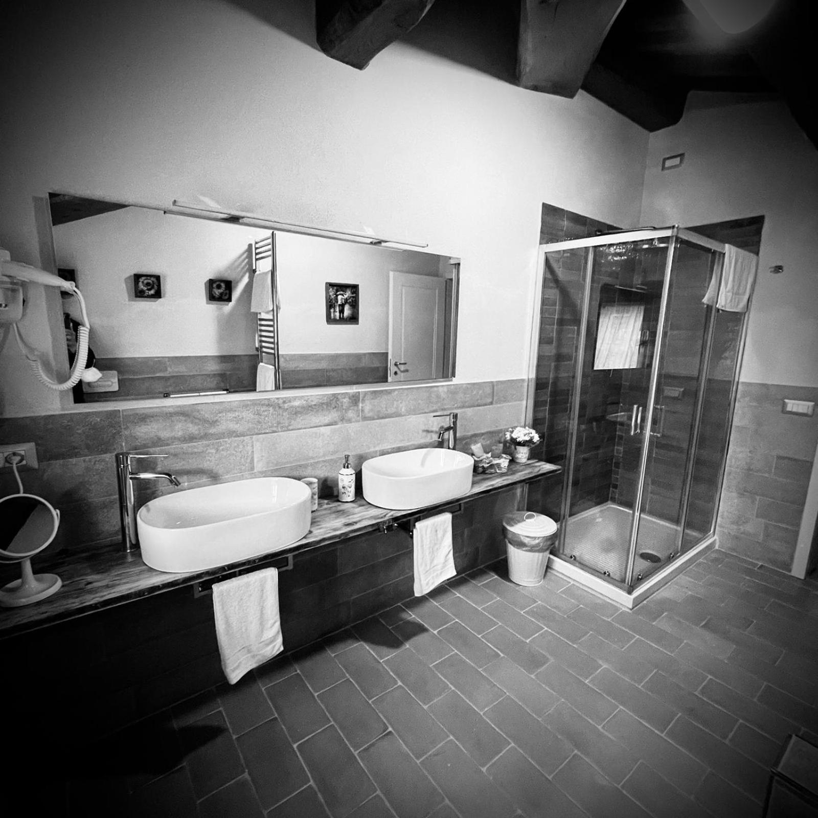 Deluxe King Room photo 2