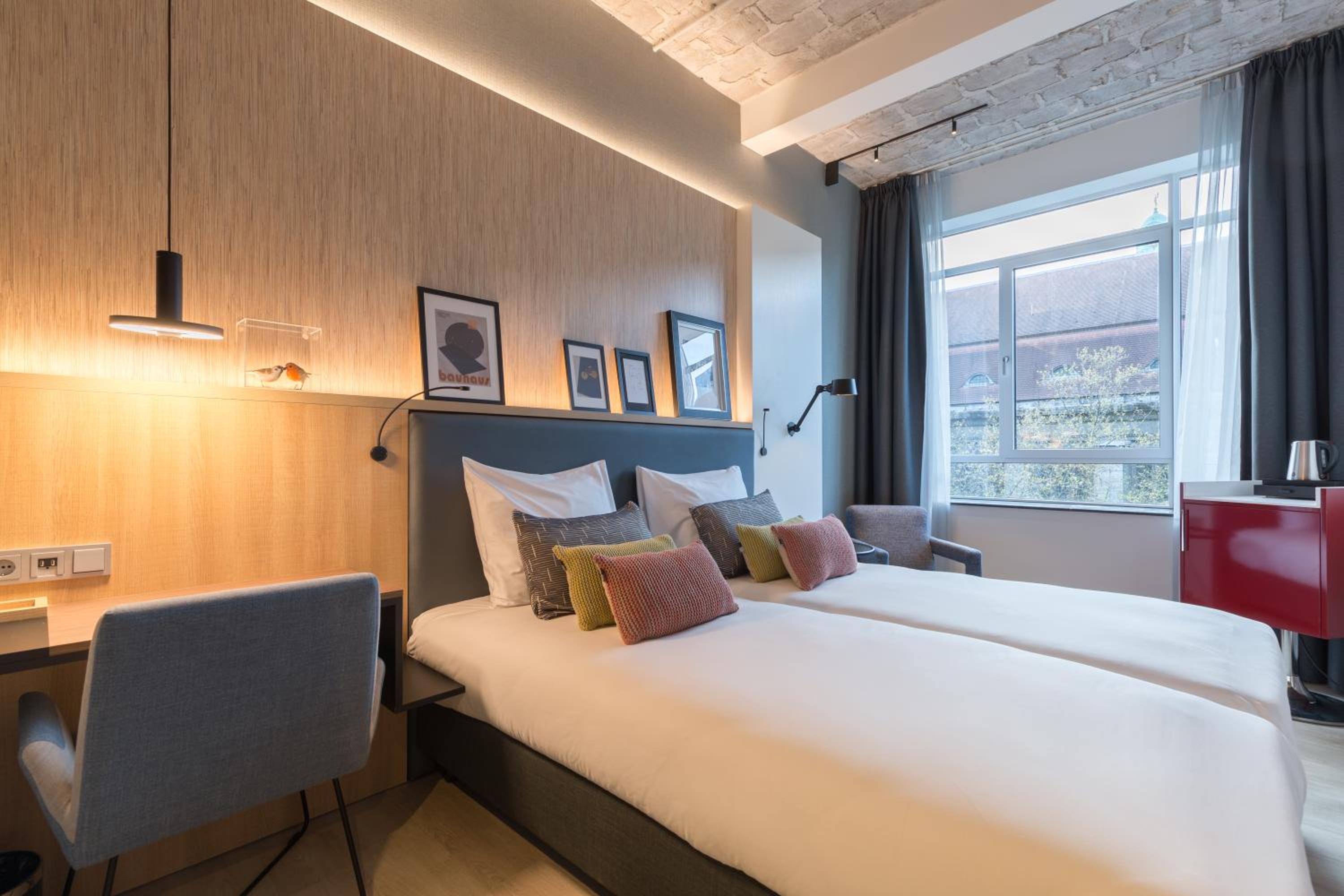 Standard Twin Room - Photo 1