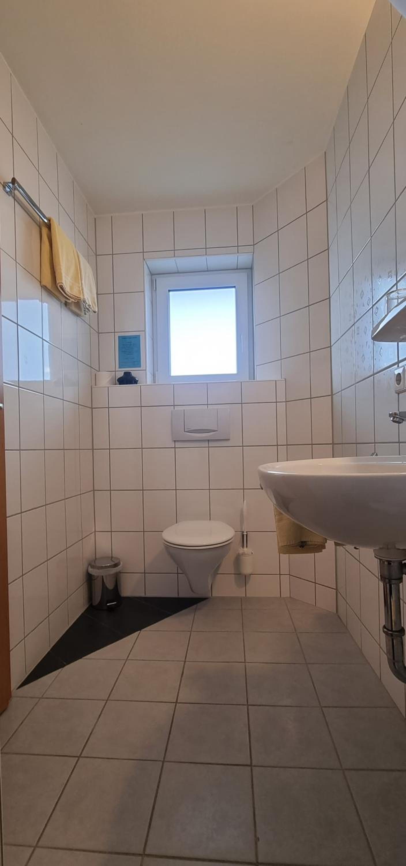 Double Room with Balcony - Photo 4