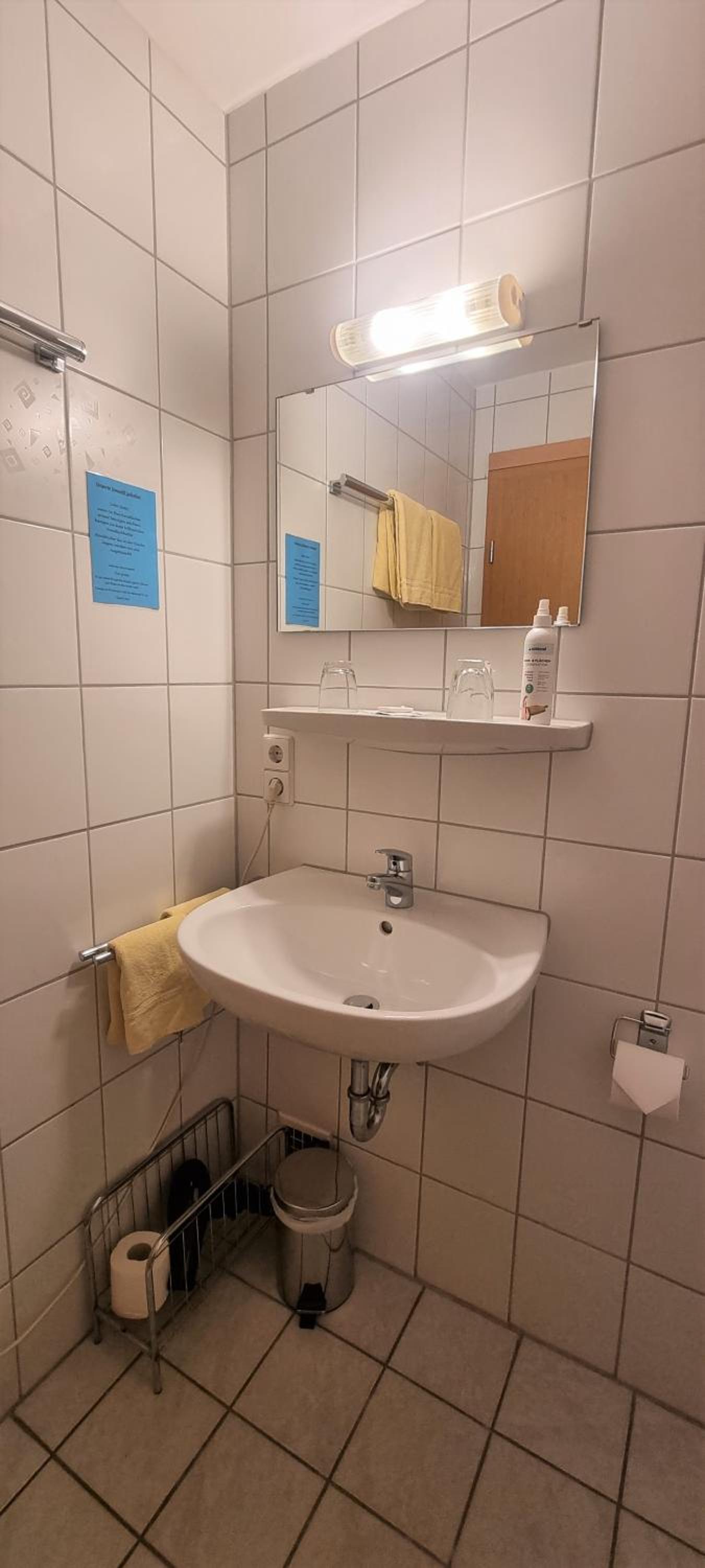 Large Double Room - Photo 4