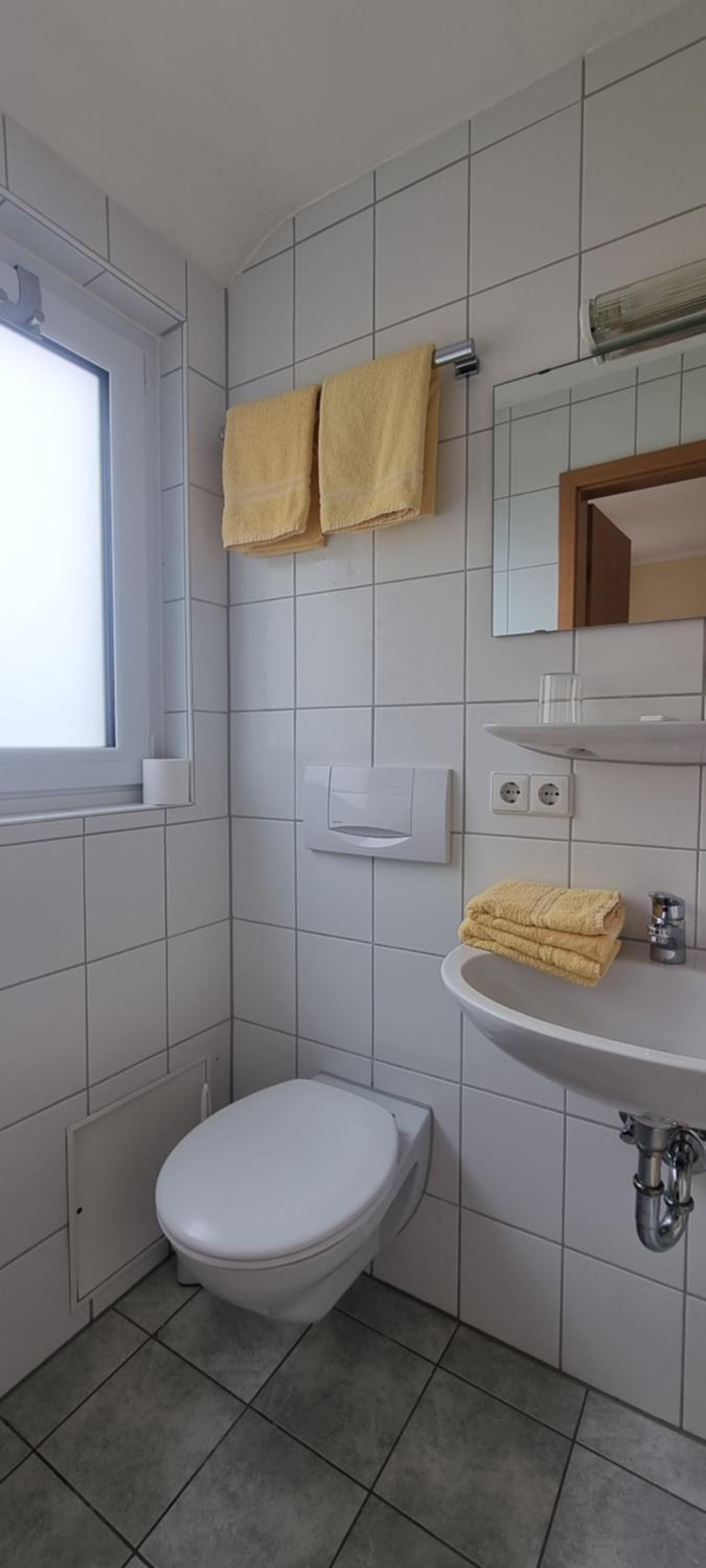 Small Double Room - Photo 6