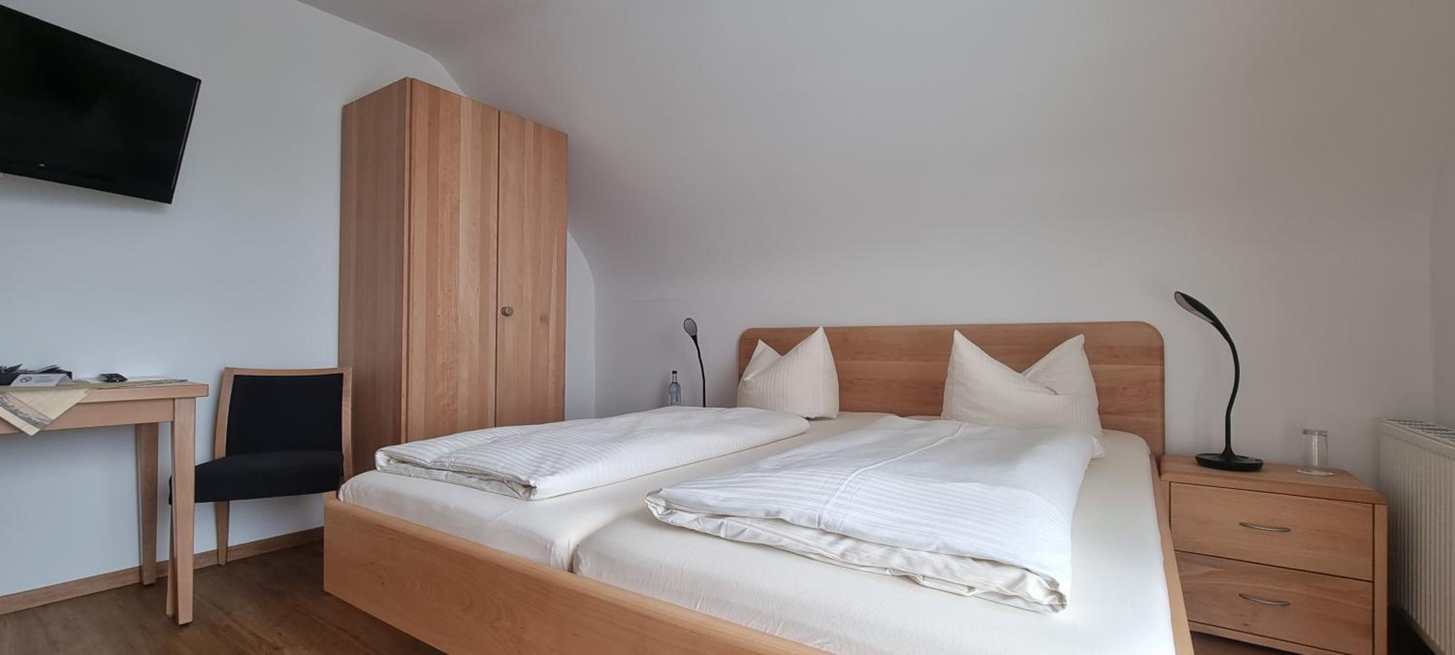 Double Room with Balcony - Photo 1
