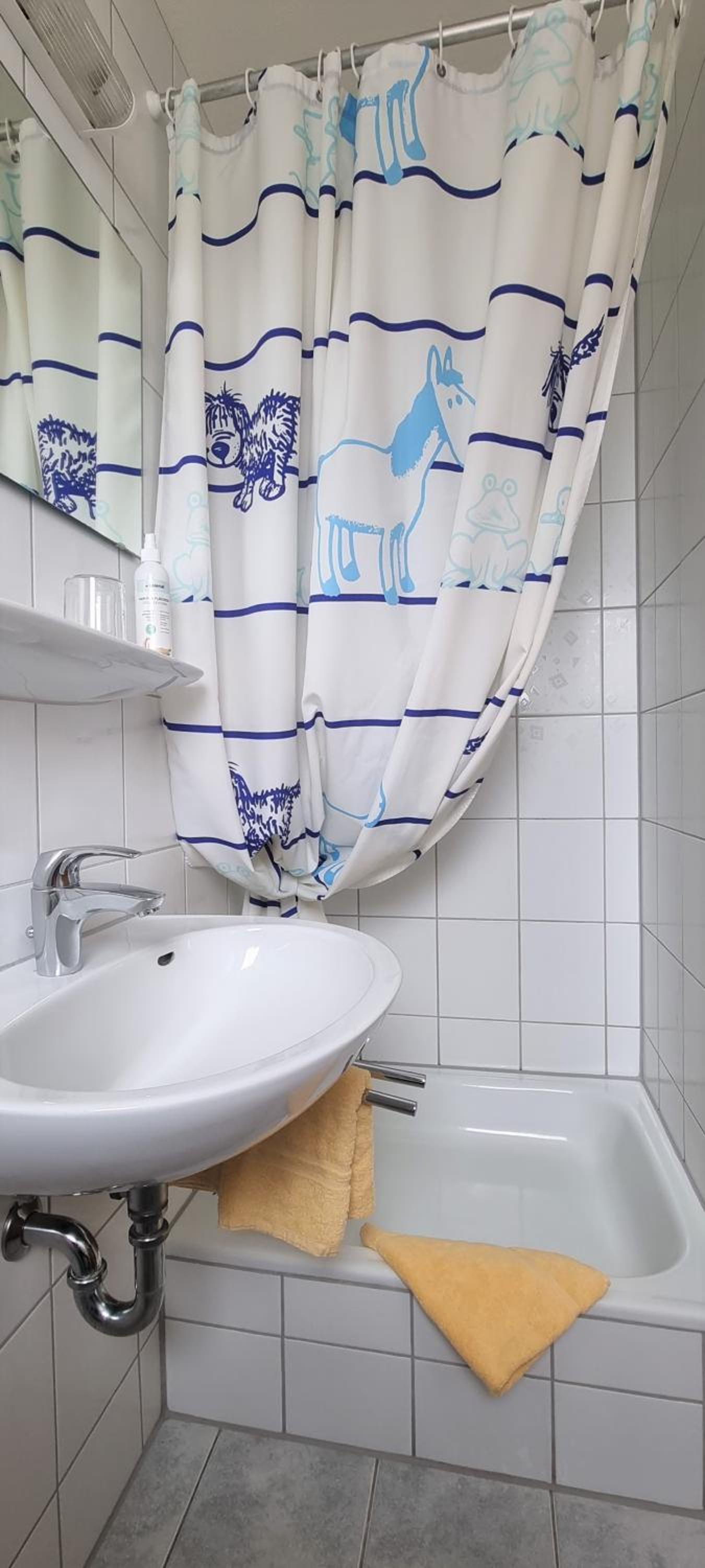 Standard Double Room - Photo 11