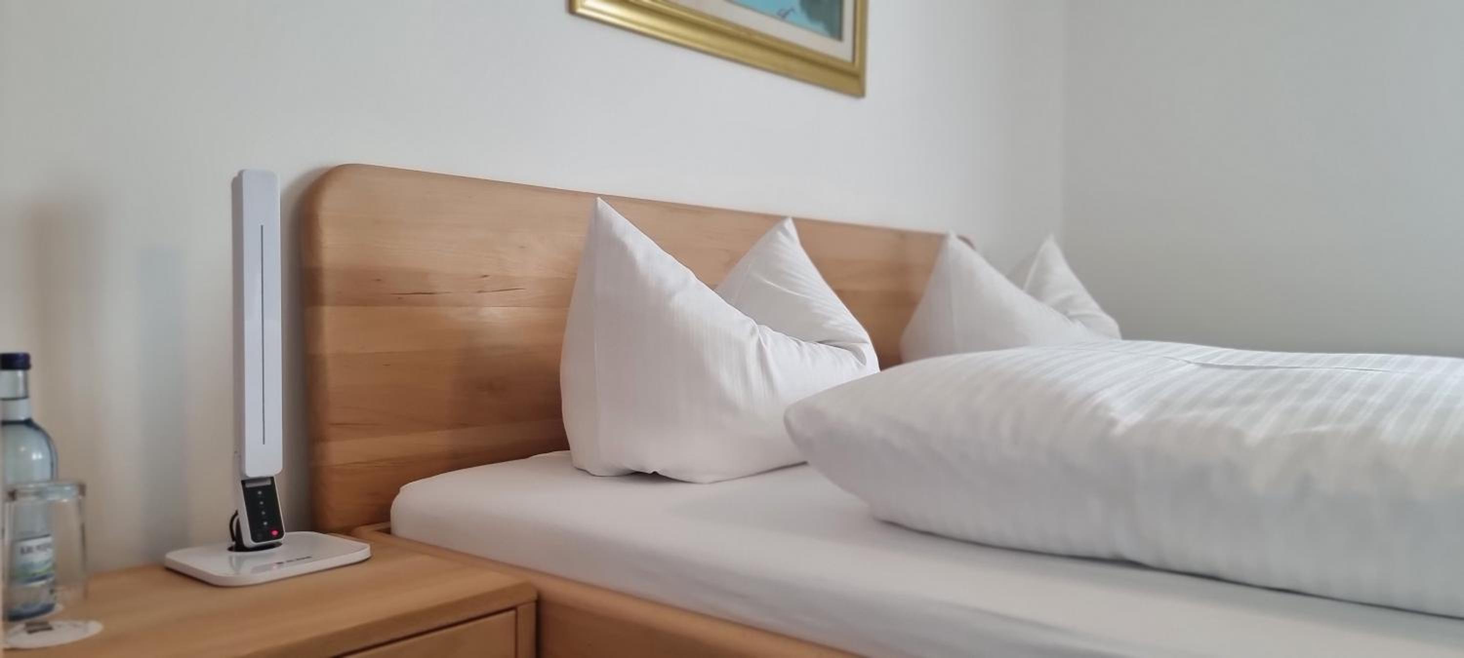 Double Room with Balcony - Photo 10