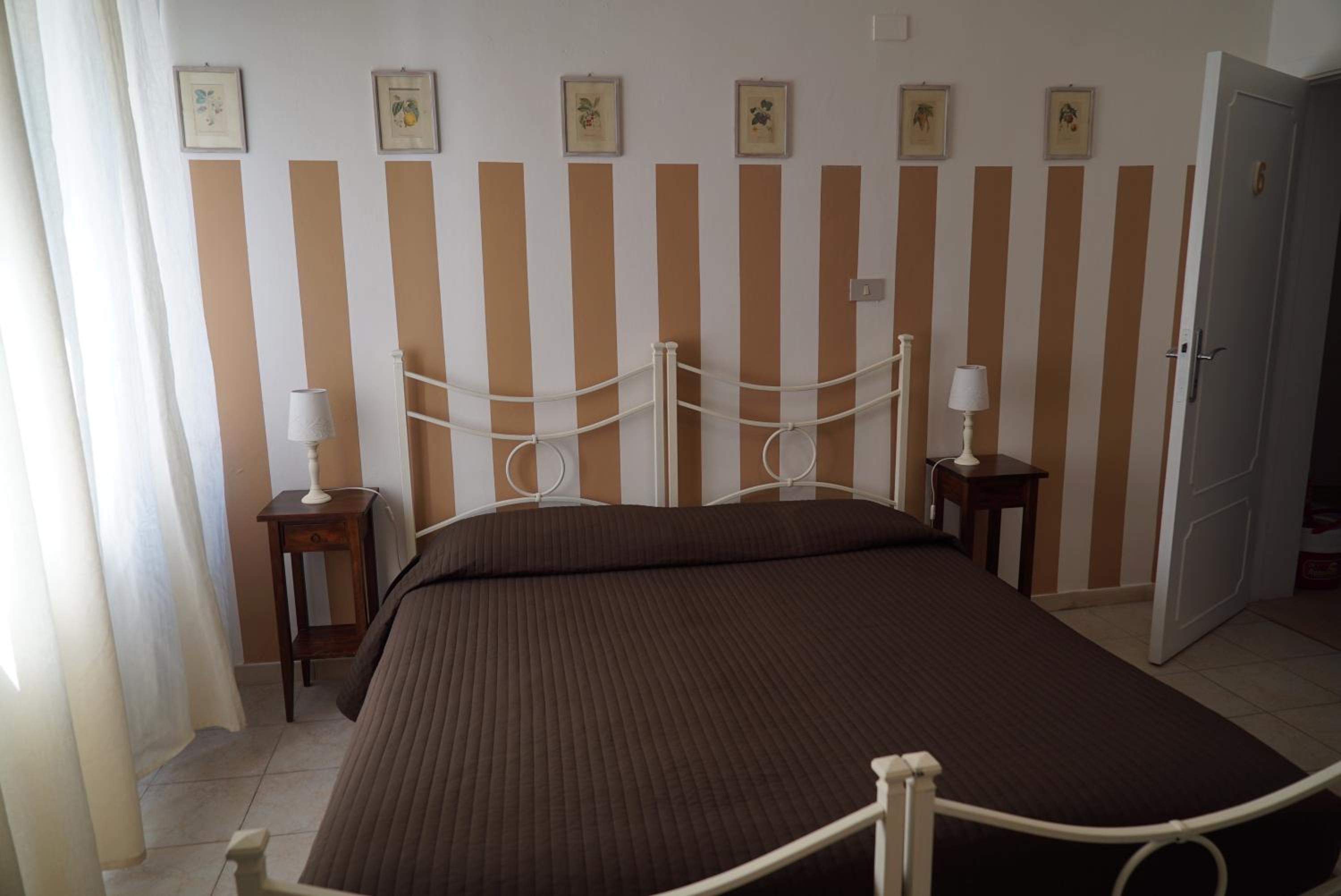Standard Triple Room photo 2
