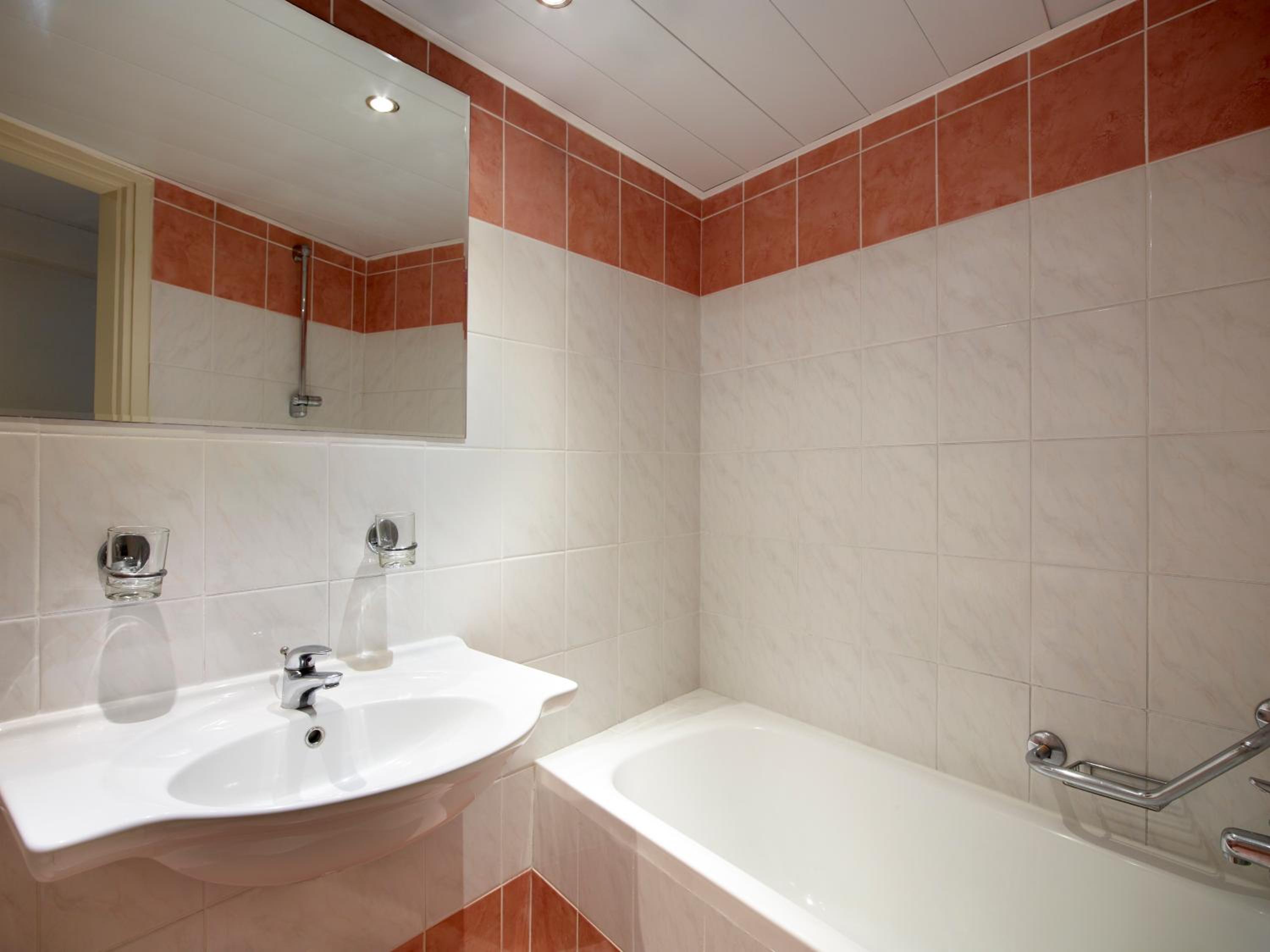 Standard Double or Twin Room with Sea View - Photo 5