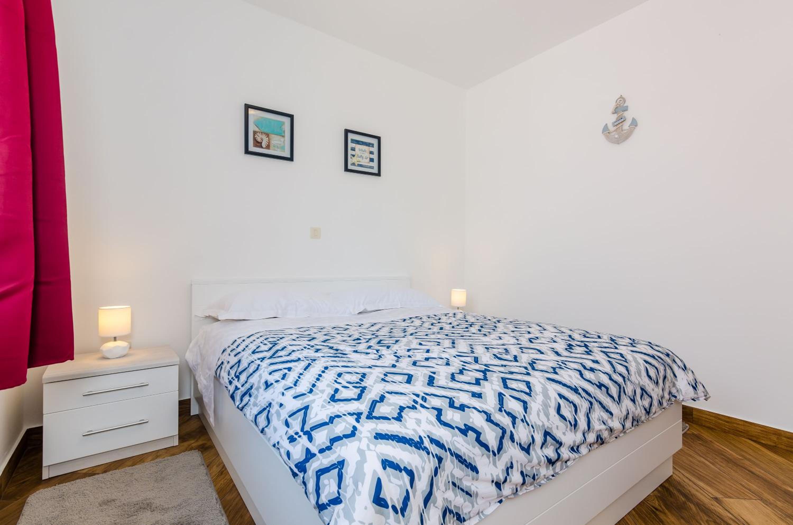 One Bedroom Apartment with Terrace and Sea View