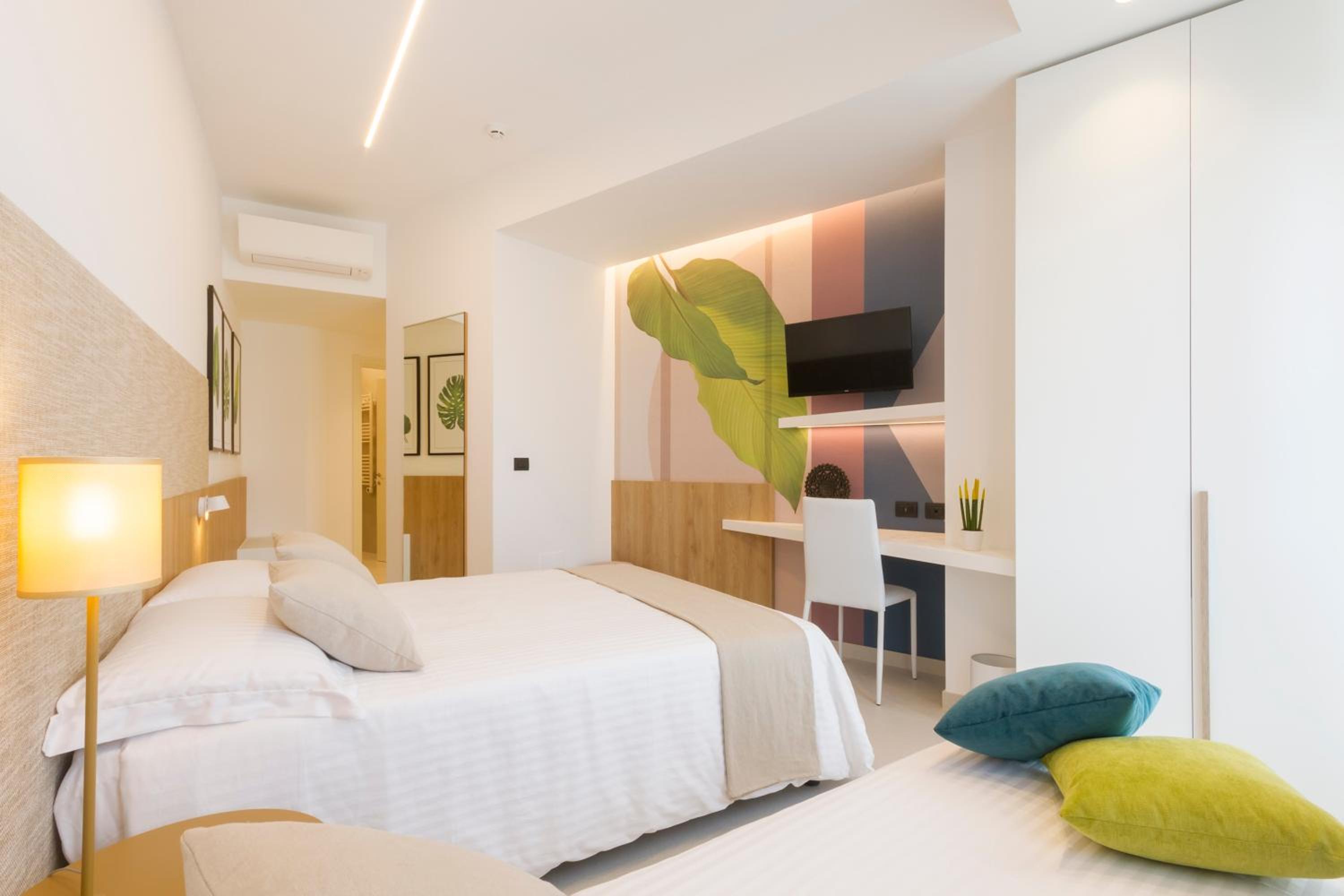 Economy Triple Room photo 1