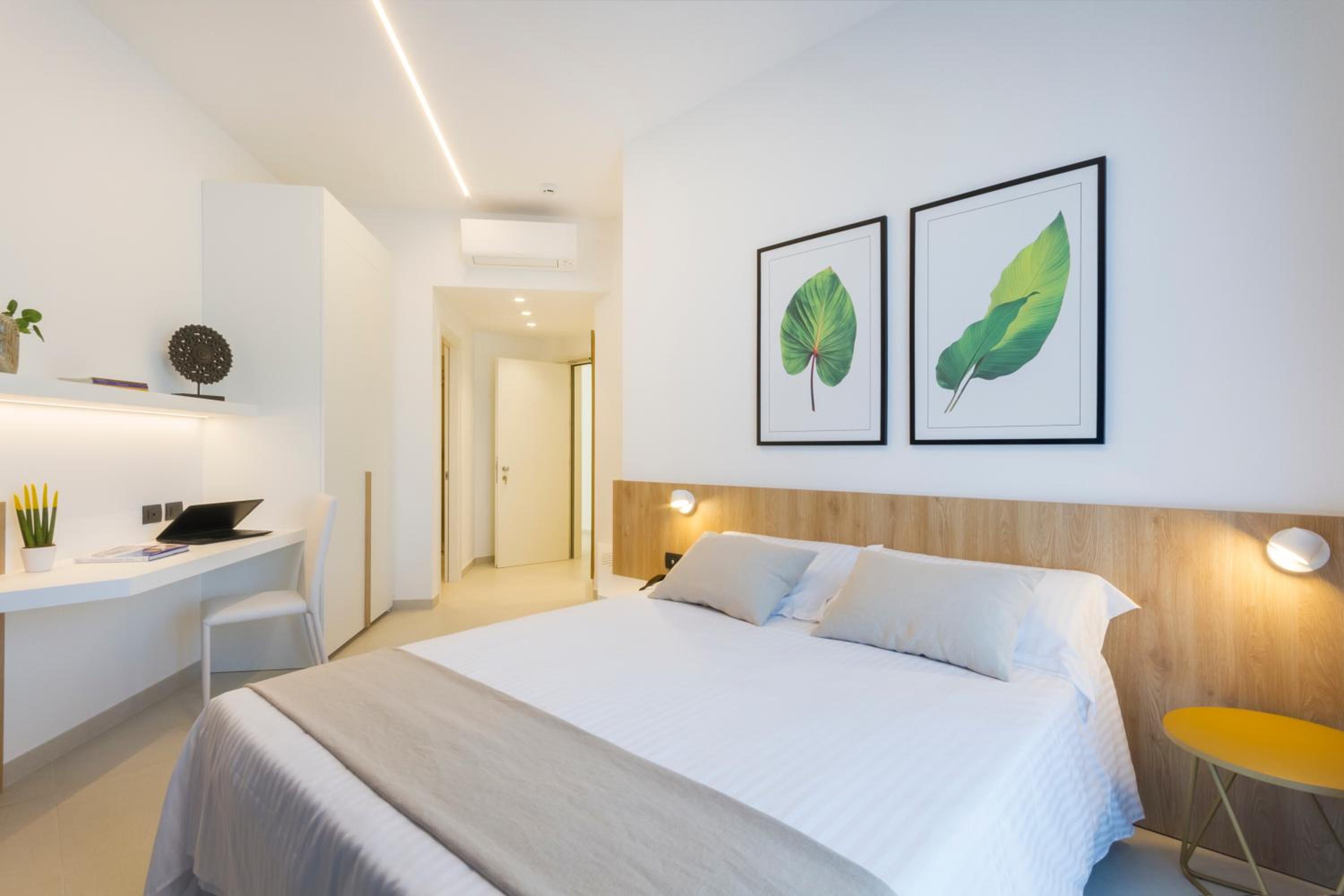 Deluxe Double Room with Balcony and Sea View photo 3