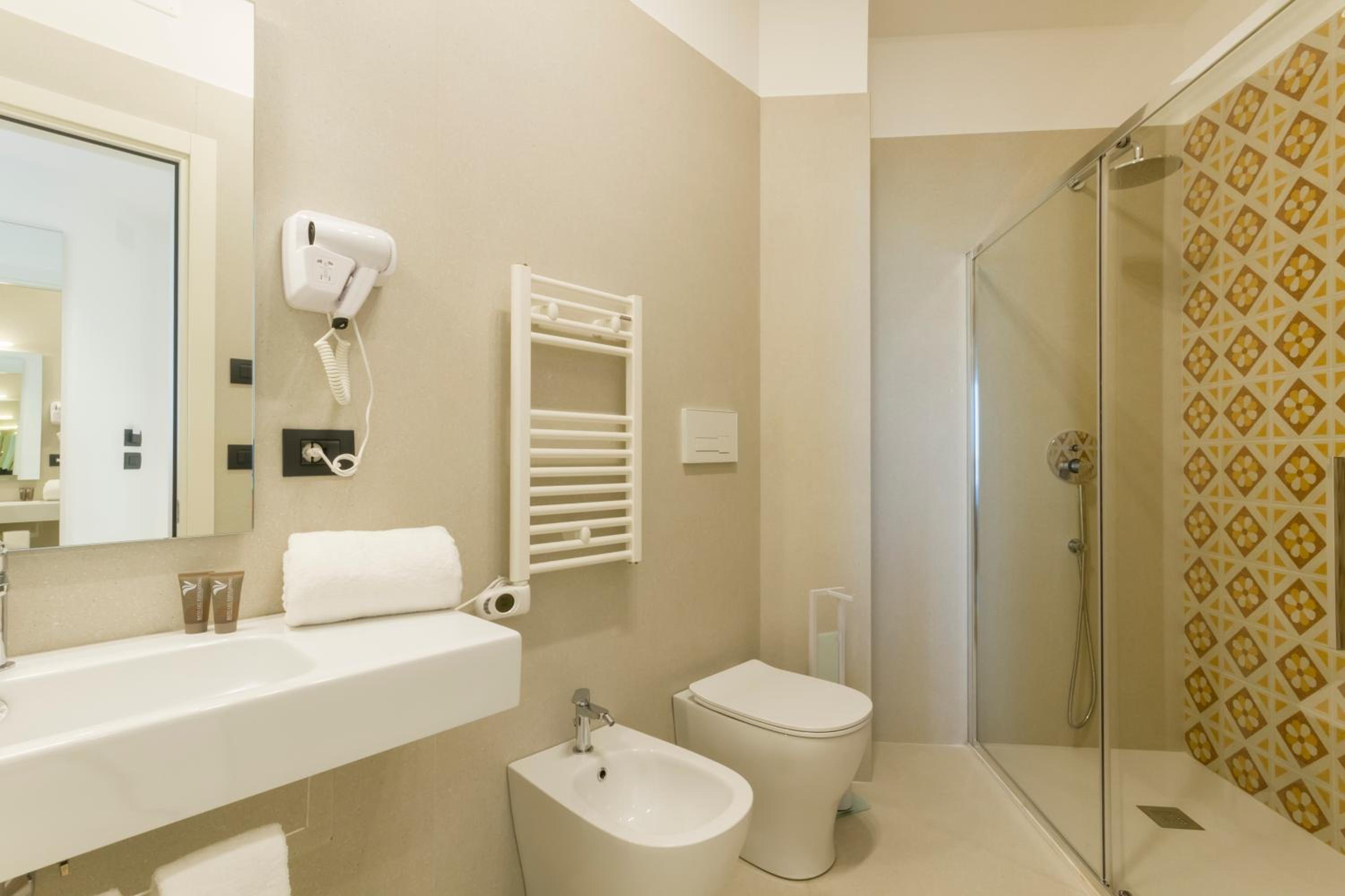Deluxe Double Room with Balcony and Sea View photo 2
