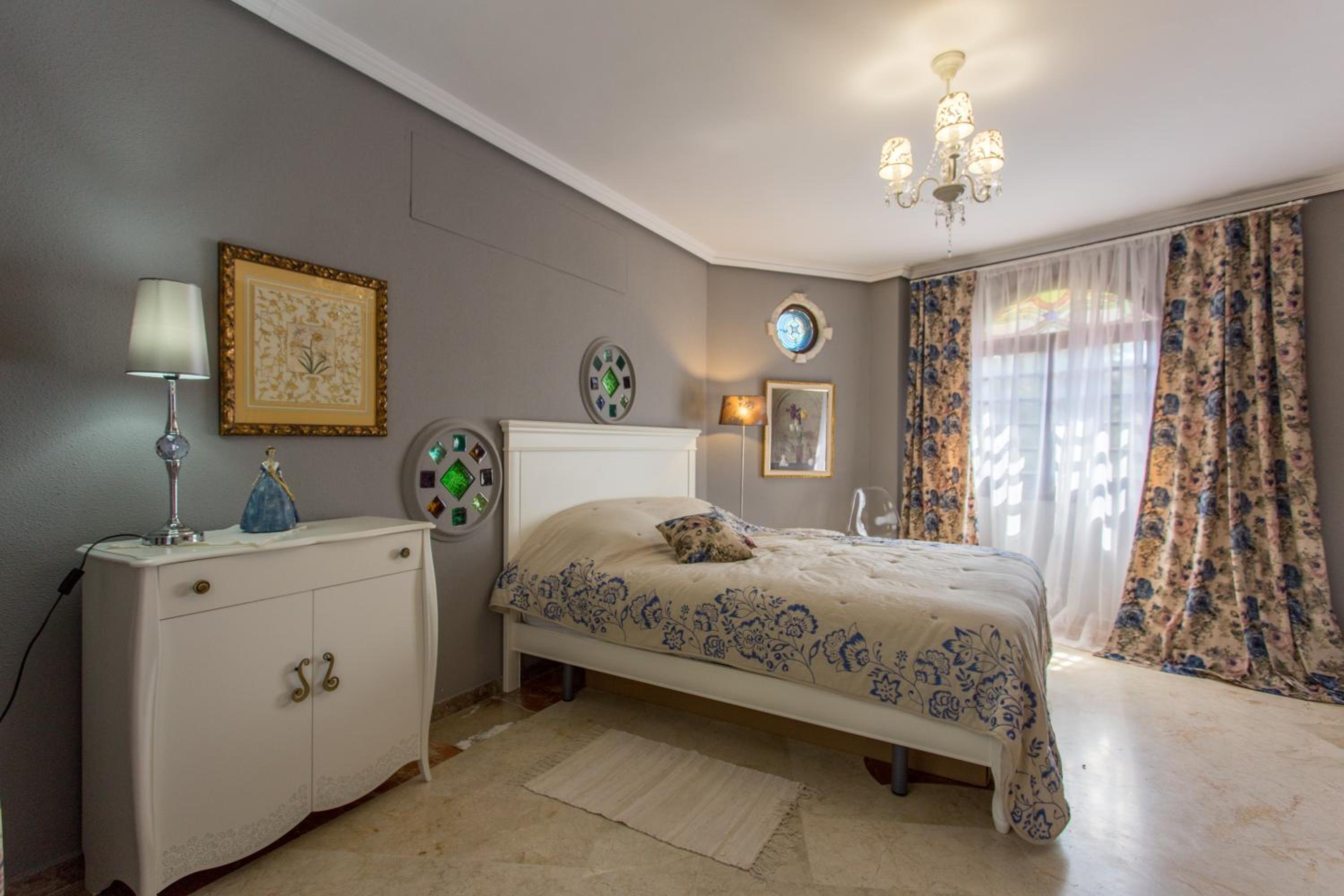 Family Room with Balcony - Photo 5