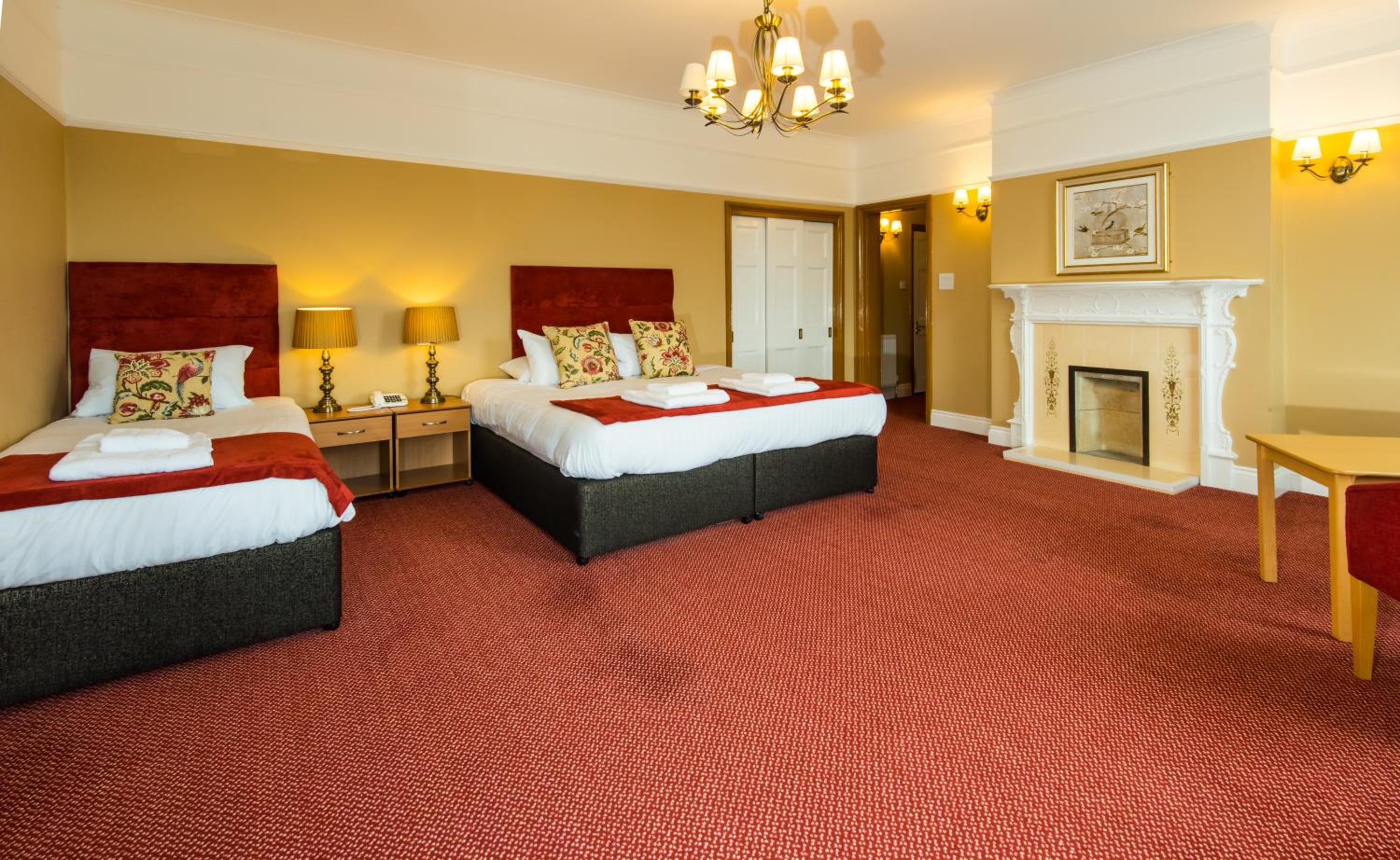 Club Family Room - Photo 4