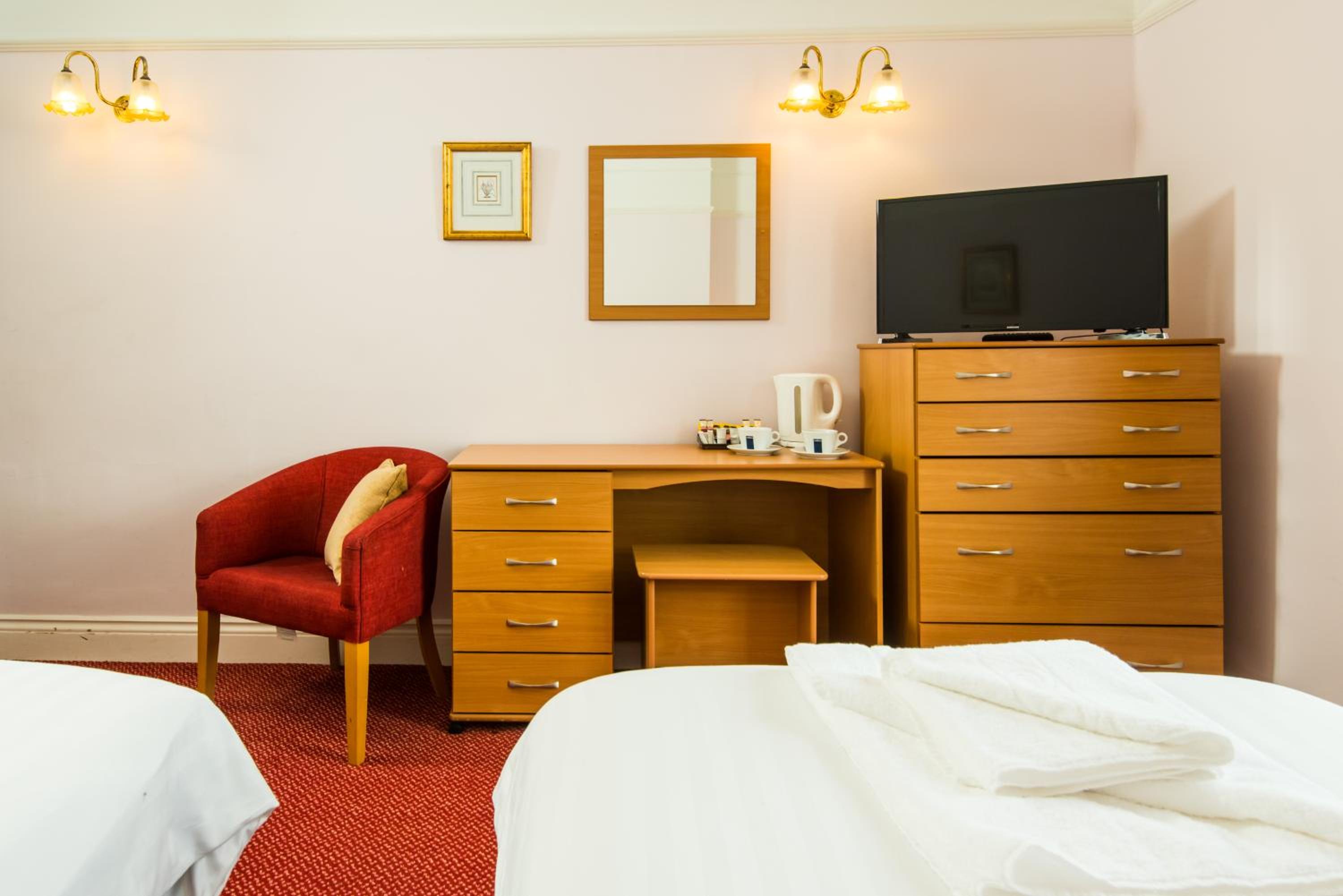 Twin Room - Photo 4