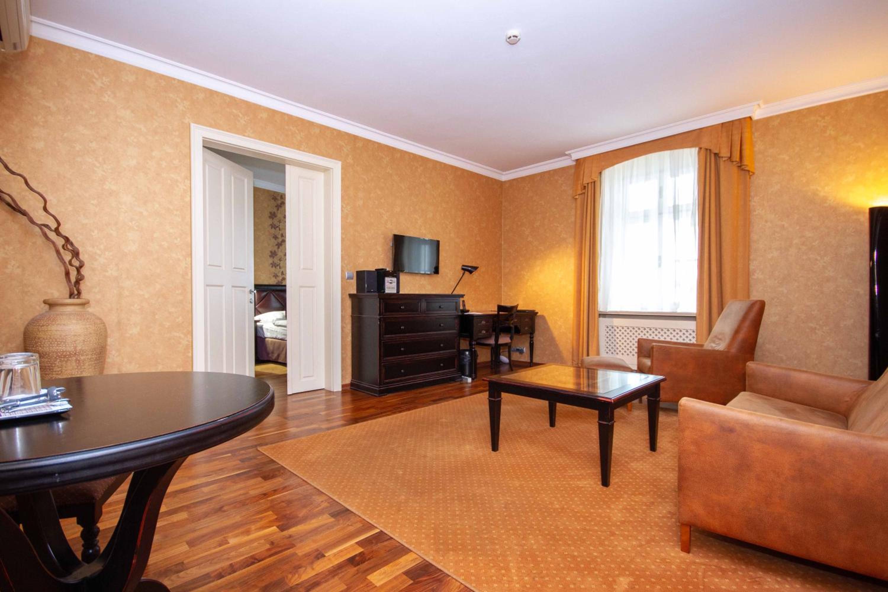 One-Bedroom Apartment - Photo 9