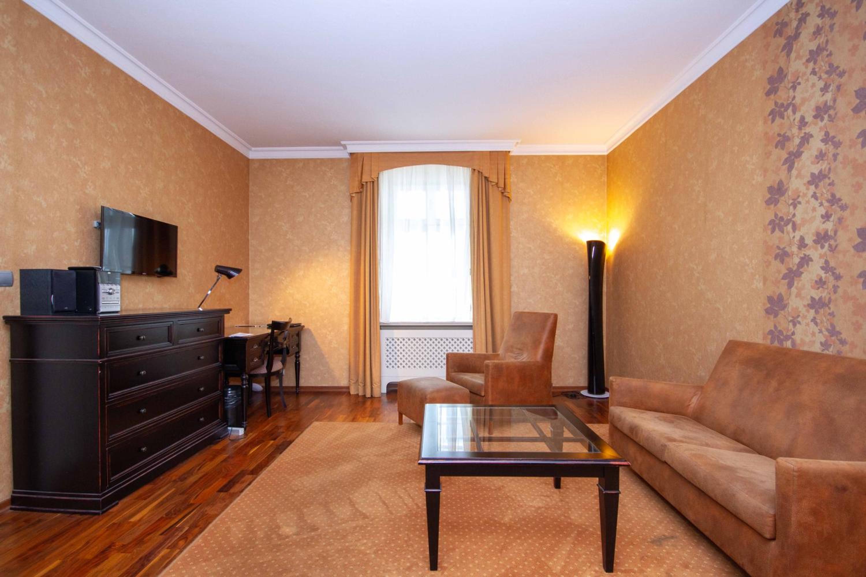 One-Bedroom Apartment - Photo 10