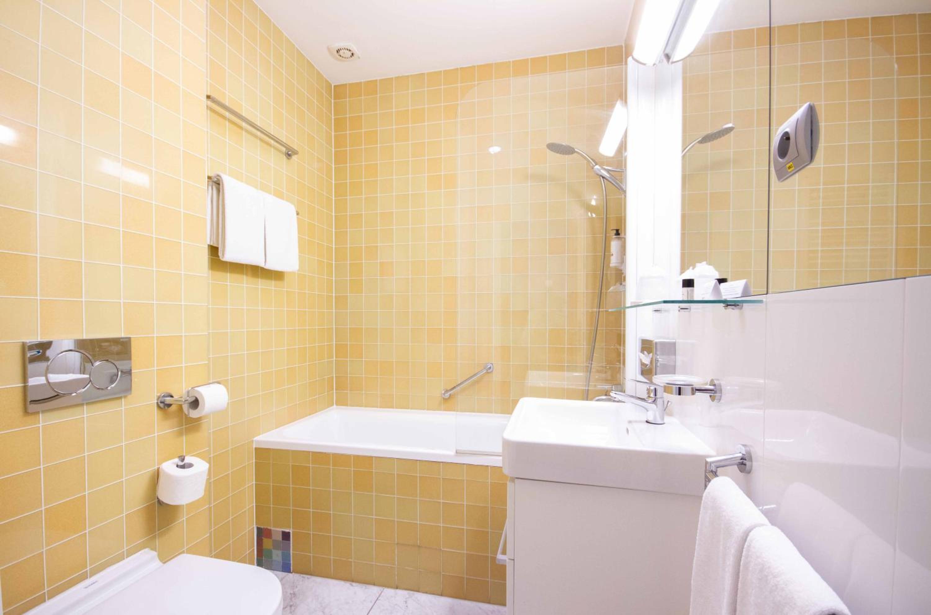 One-Bedroom Apartment - Photo 3