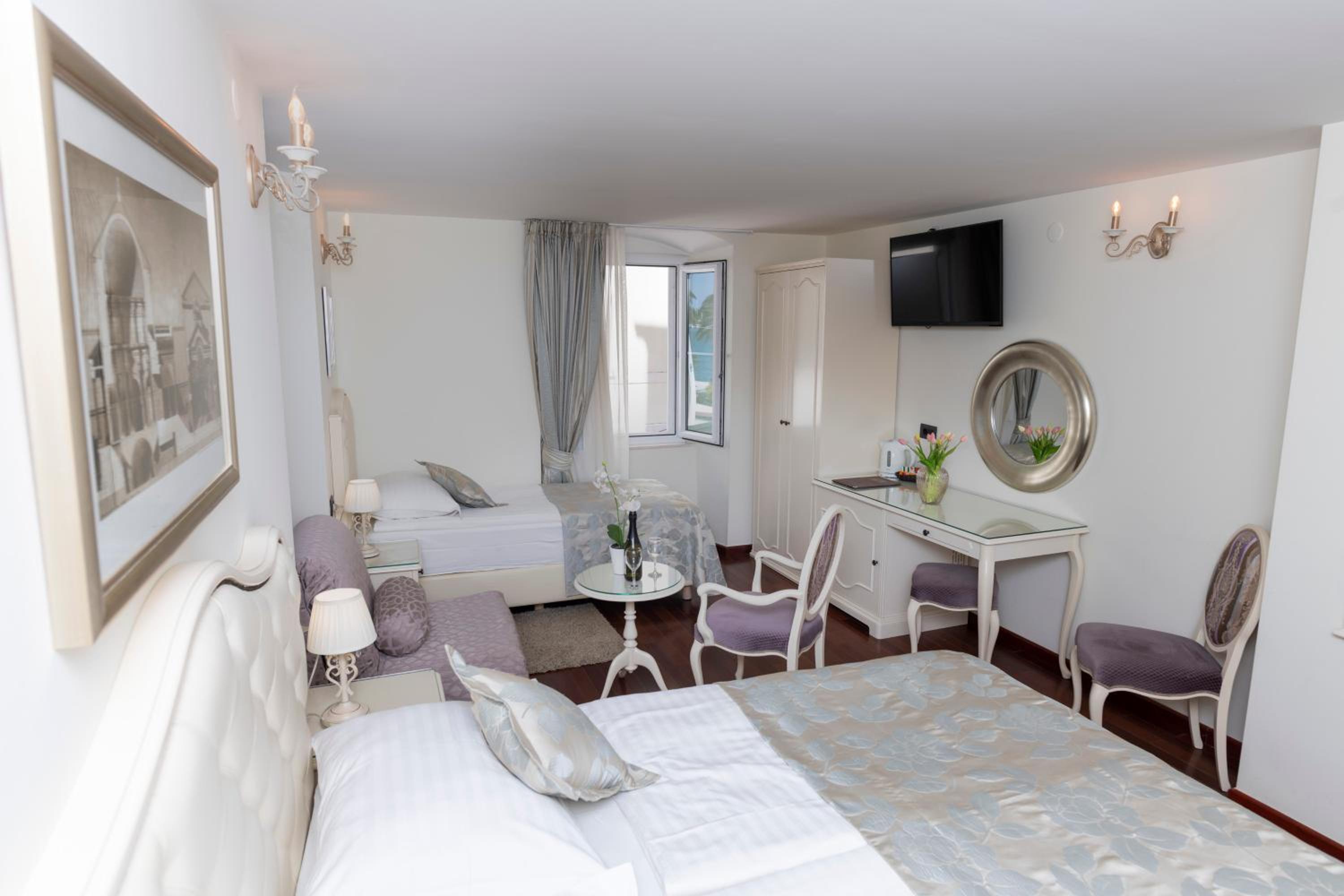Deluxe Triple Room with Sea View