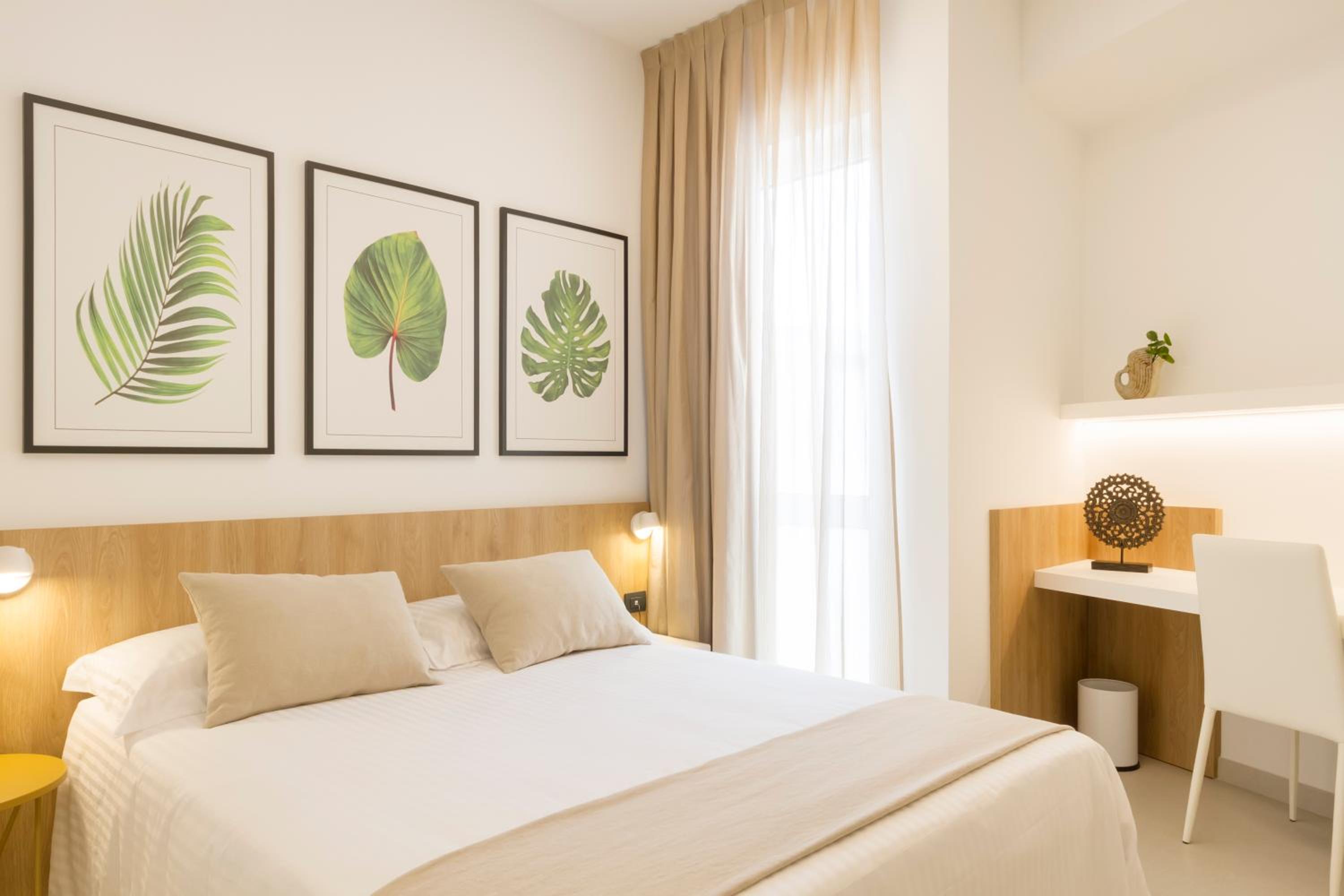 Economy Double Room - Photo 8