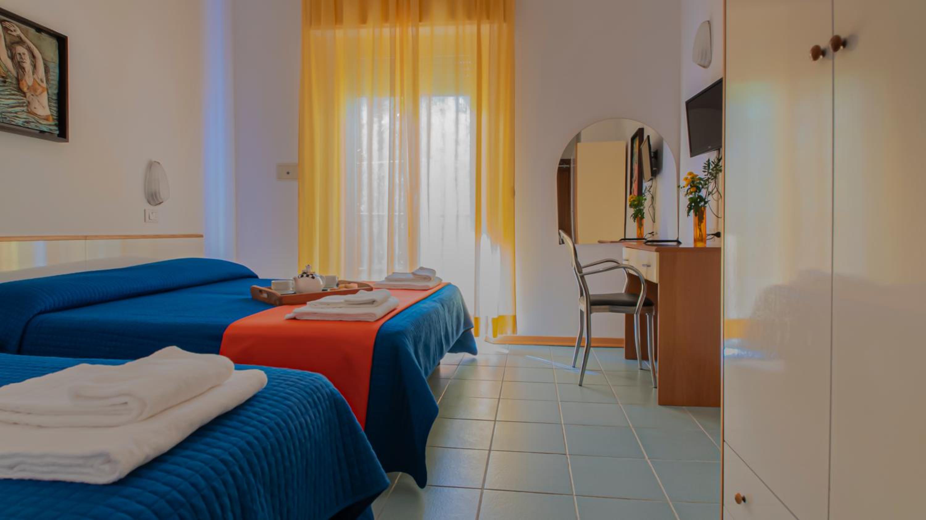 Economy Triple Room with Balcony - Photo 6