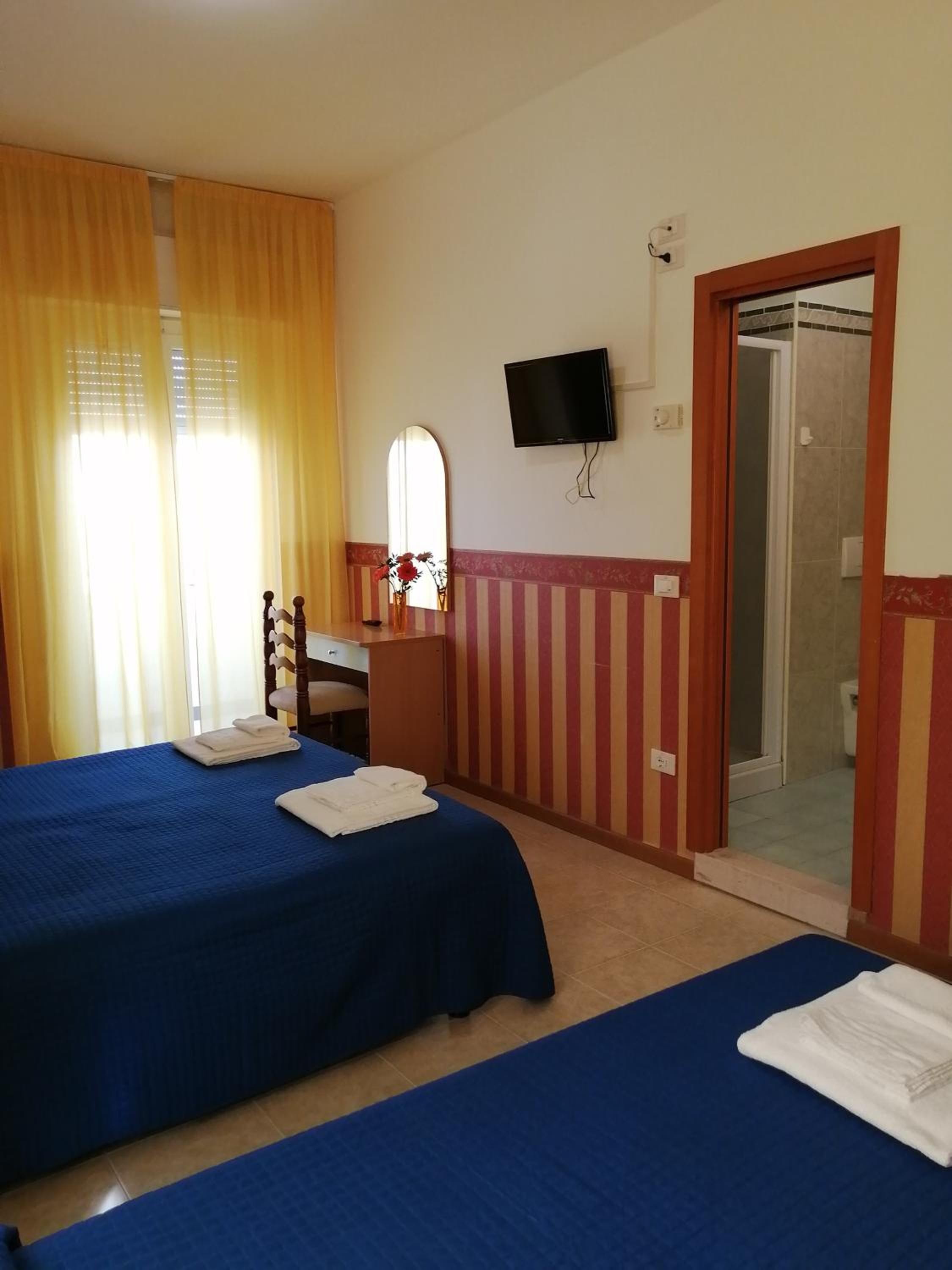 Superior Double or Twin Room with Terrace - Photo 8