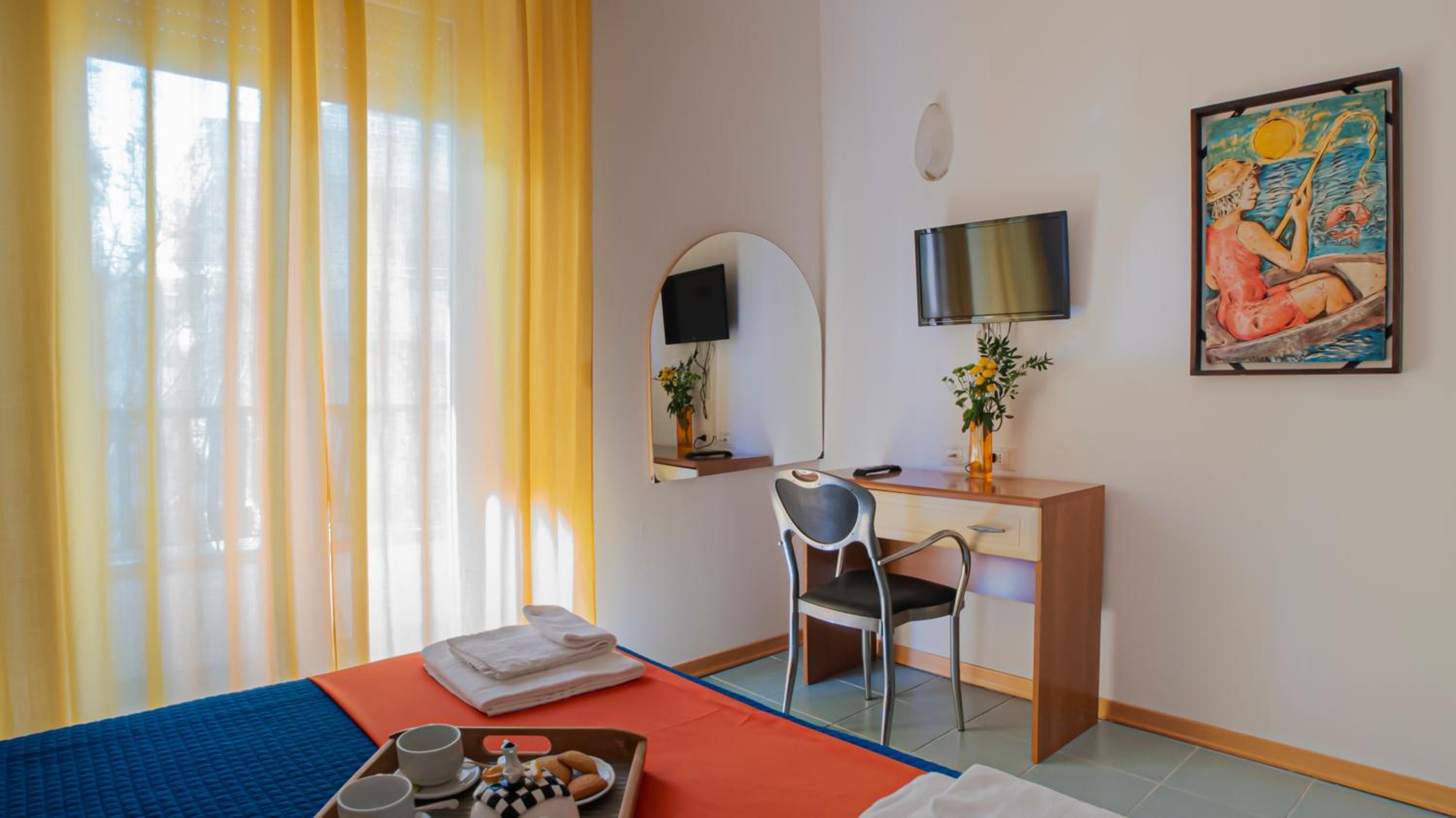 Standard Double or Twin Room with Balcony - Photo 6