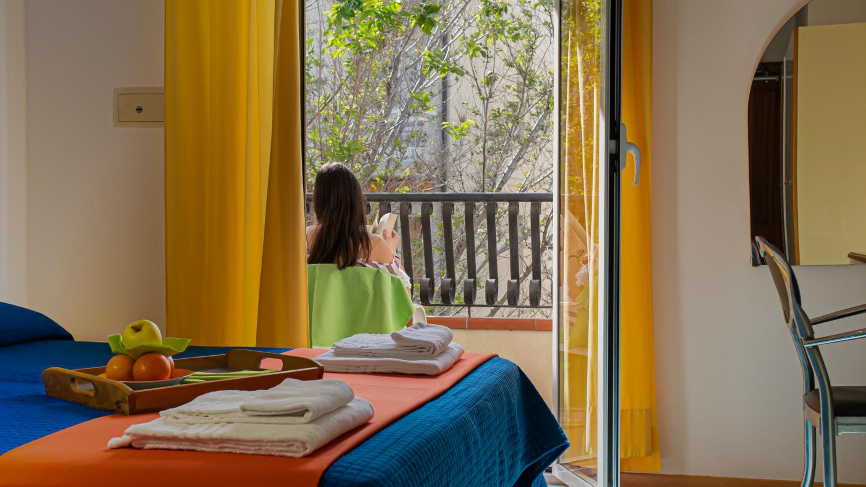 Economy Double or Twin Room with Balcony - Photo 4