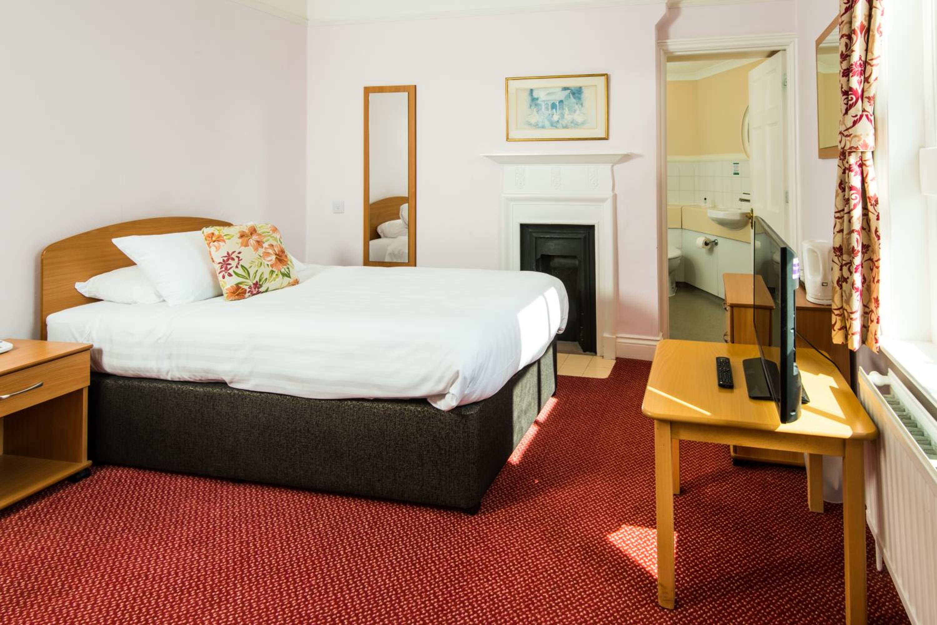 Double Room - Photo 7
