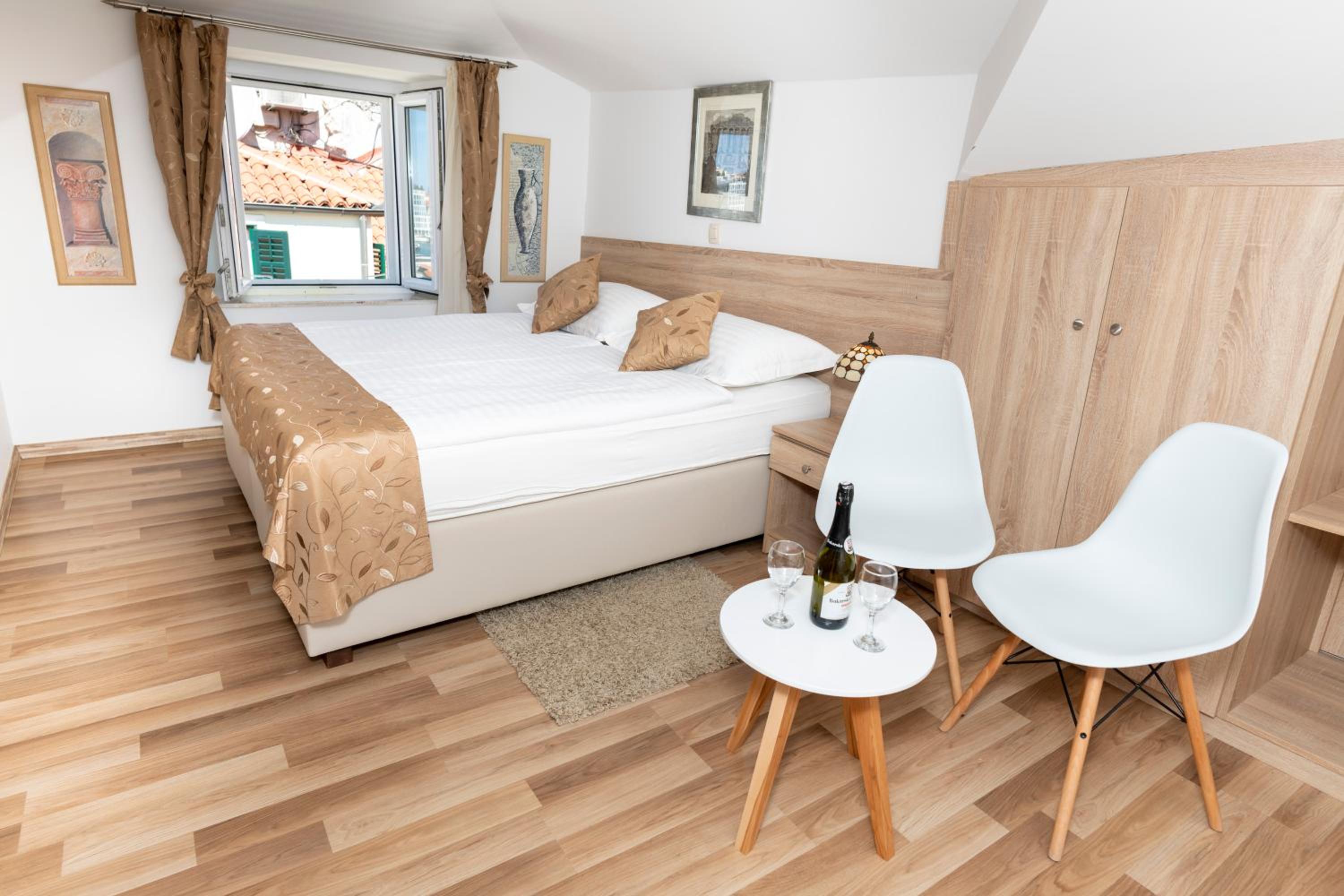 Deluxe Suite with Sea View