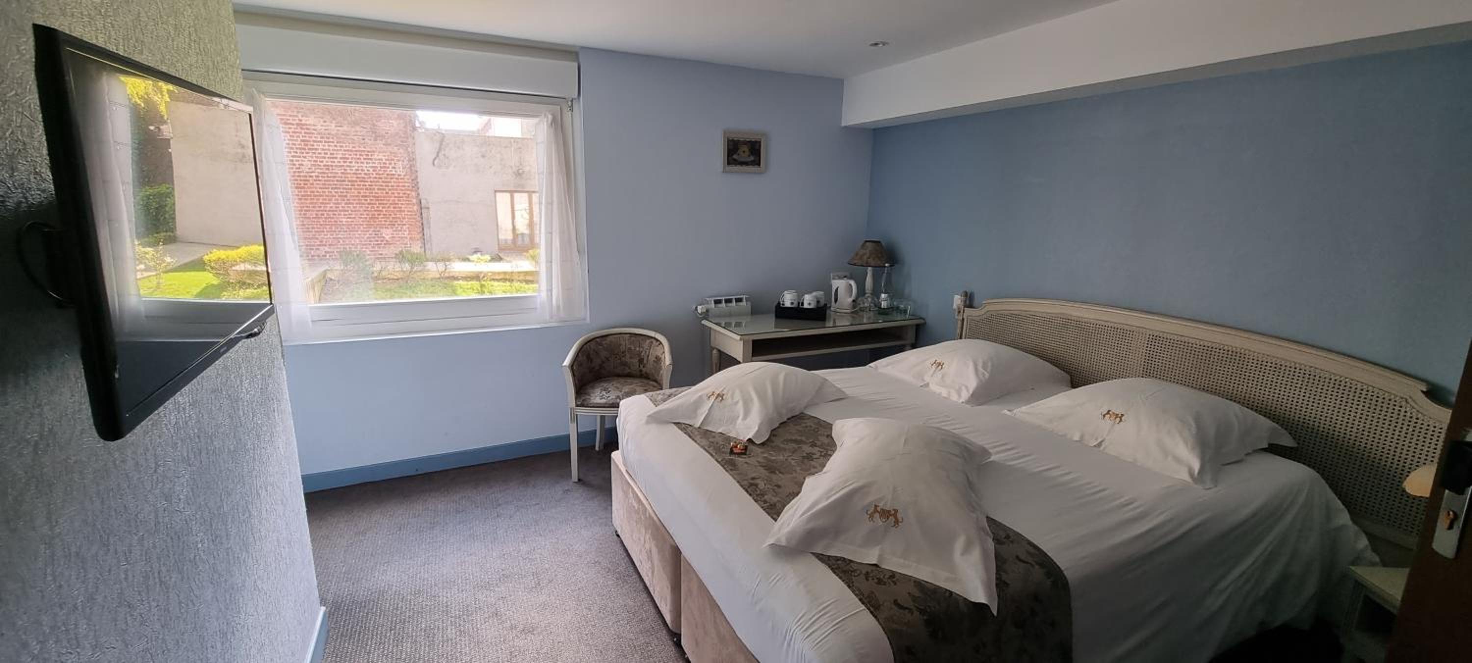 Standard Suite - Photo 1