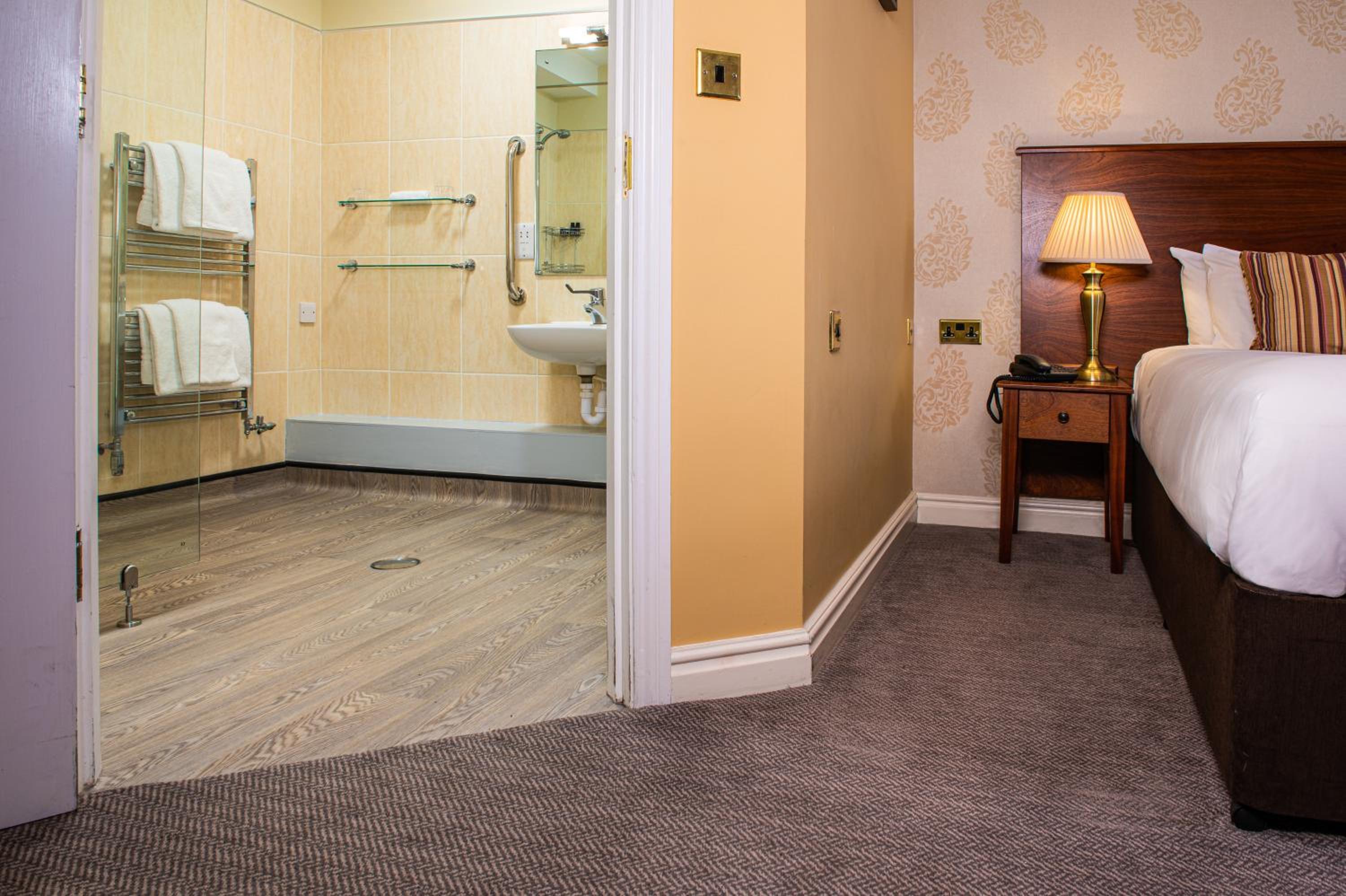 Double or Twin Room - Disability Access - Photo 1
