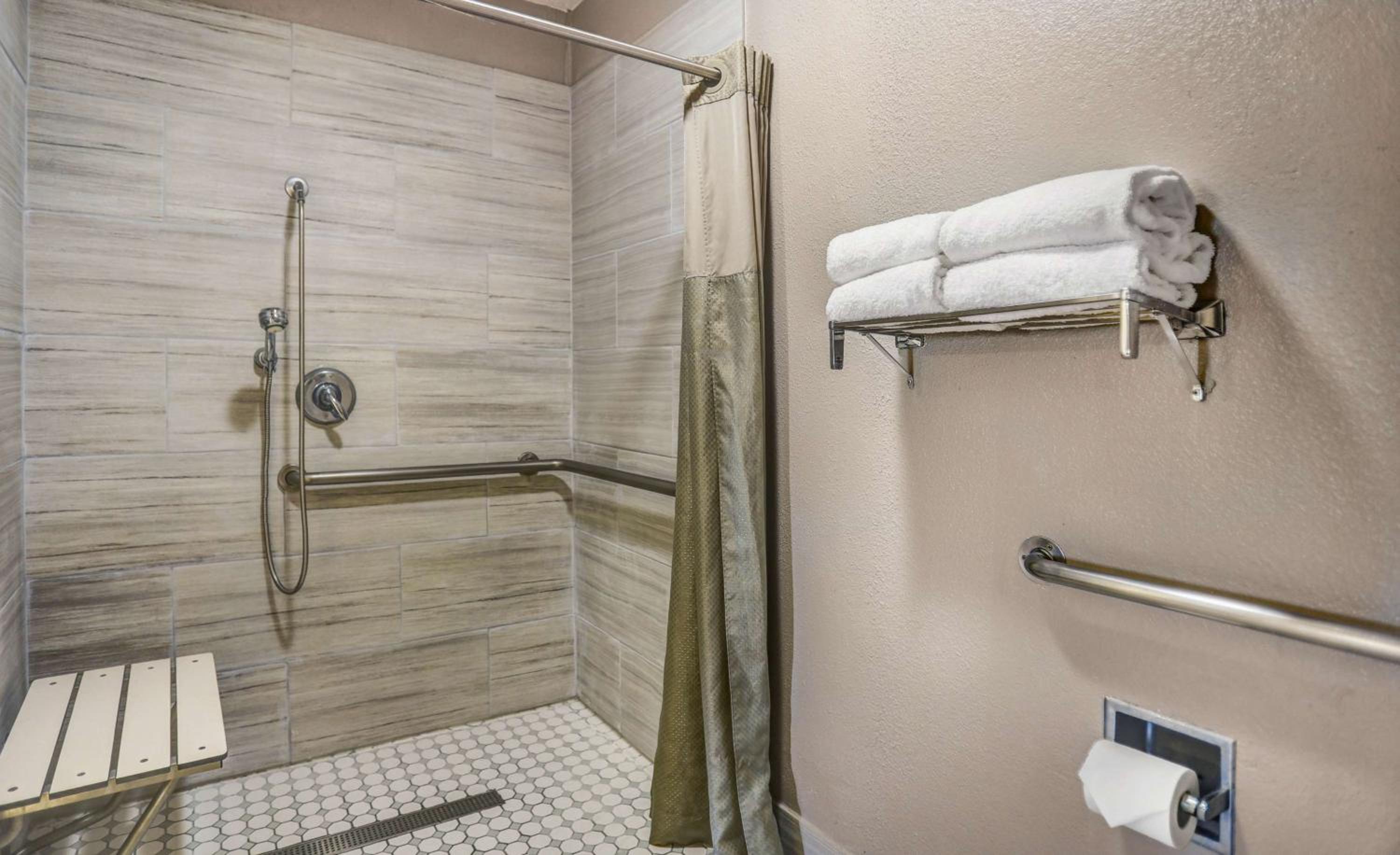 Queen Room with Two Queen Beds - Disability Access - Roll In Shower - Photo 3