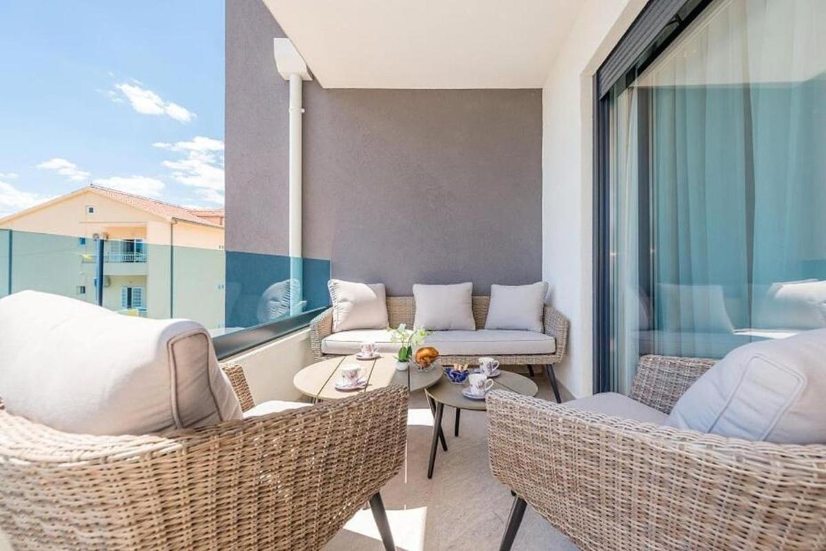 Two-Bedroom Apartment with Balcony photo 1