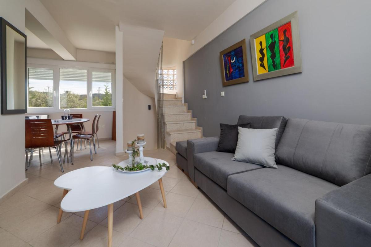 Three-Bedroom House photo 1