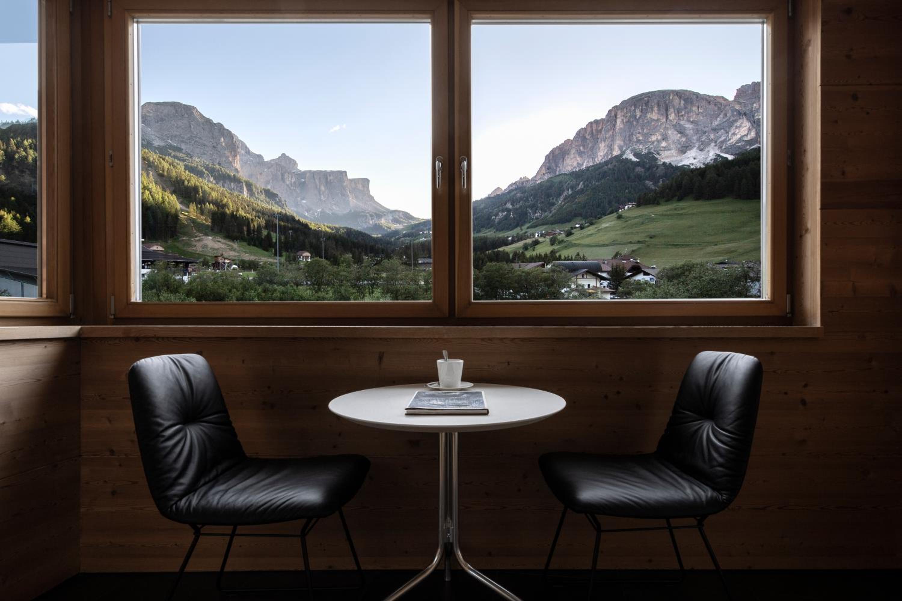 Superior Double or Twin Room with Mountain View photo 2