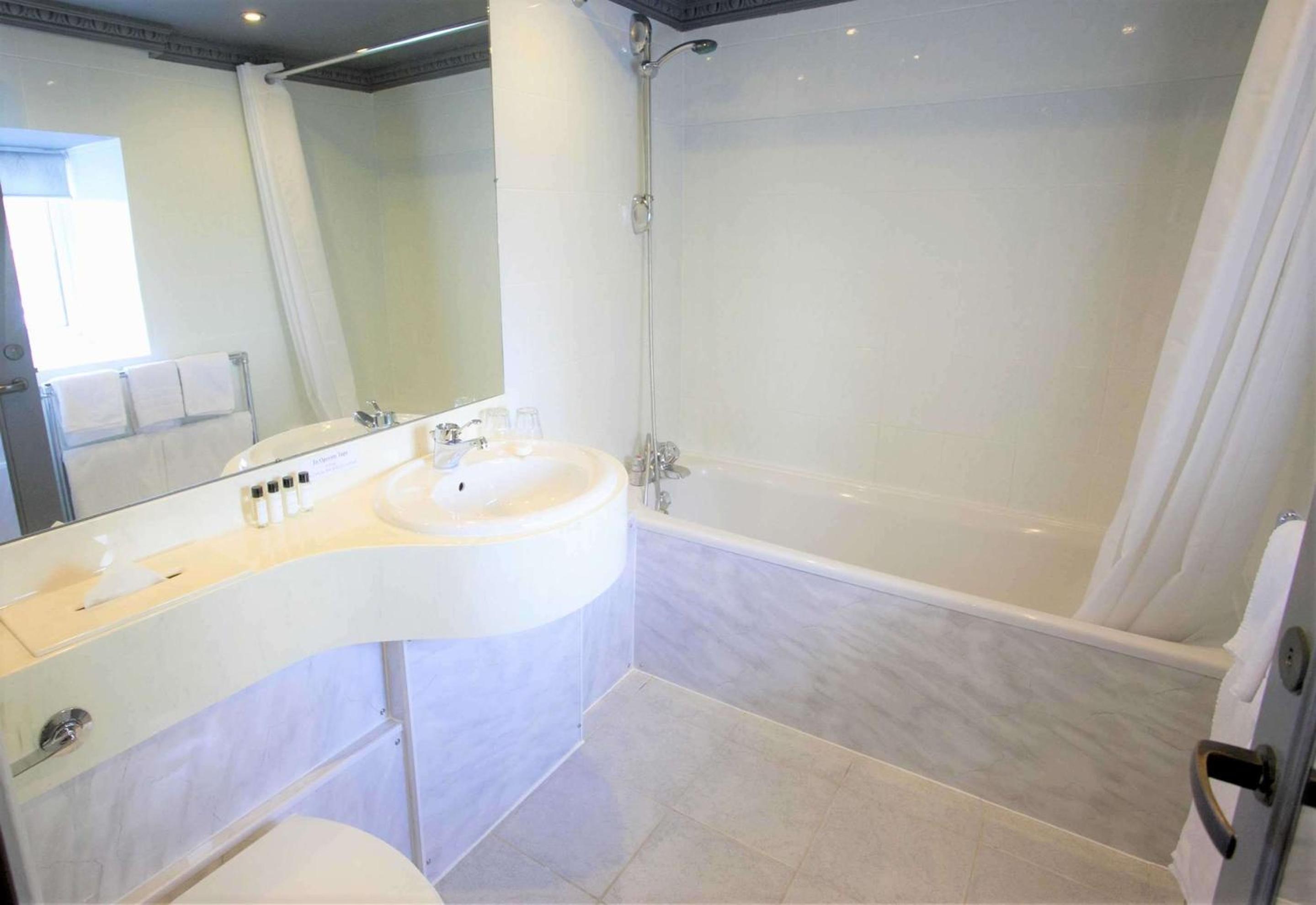 Standard Double Room - Non-Smoking - Photo 4